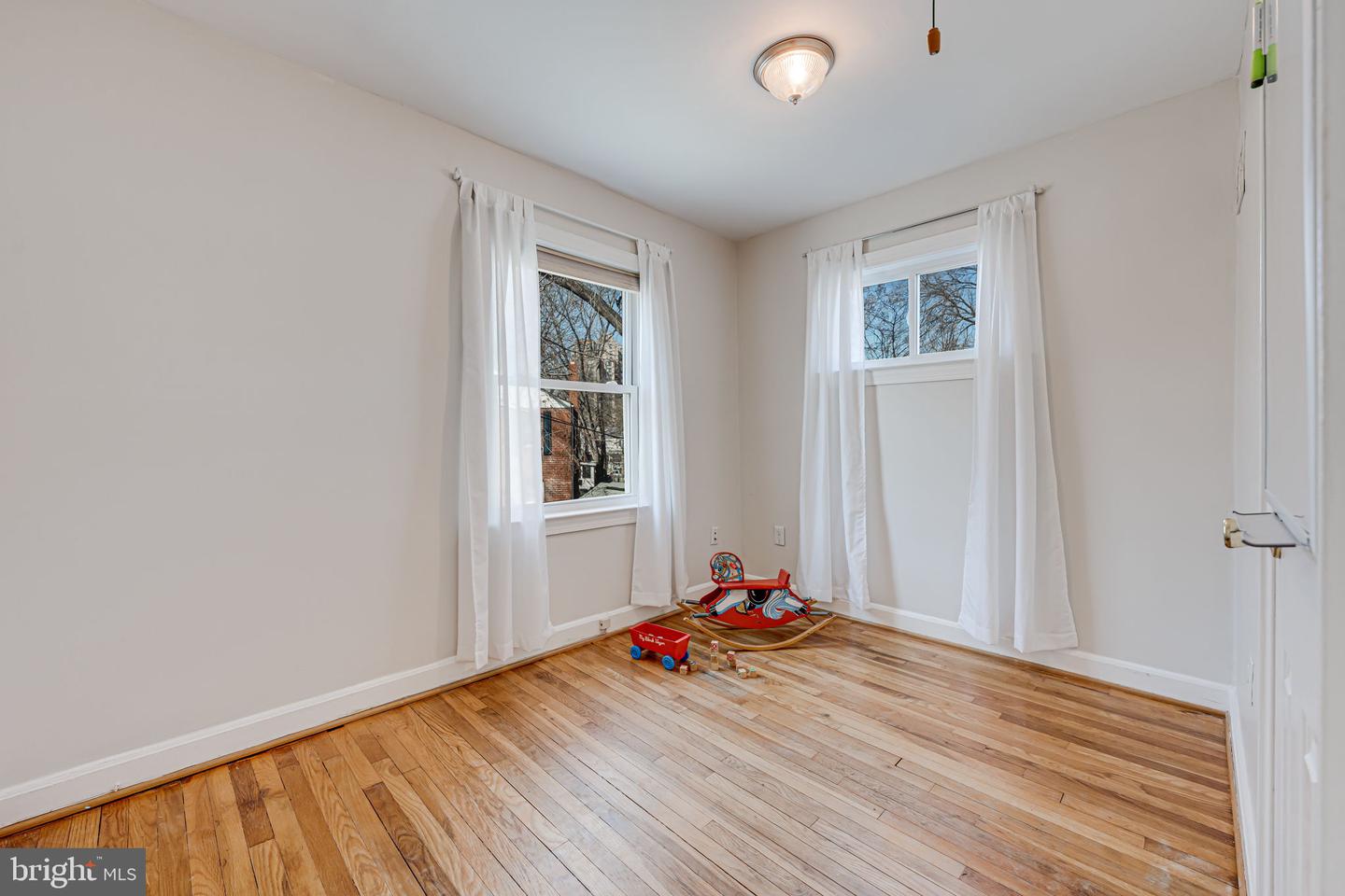 2400 HUNTINGTON AVE, ALEXANDRIA, Virginia 22303, 2 Bedrooms Bedrooms, ,2 BathroomsBathrooms,Residential,For sale,2400 HUNTINGTON AVE,VAFX2224726 MLS # VAFX2224726