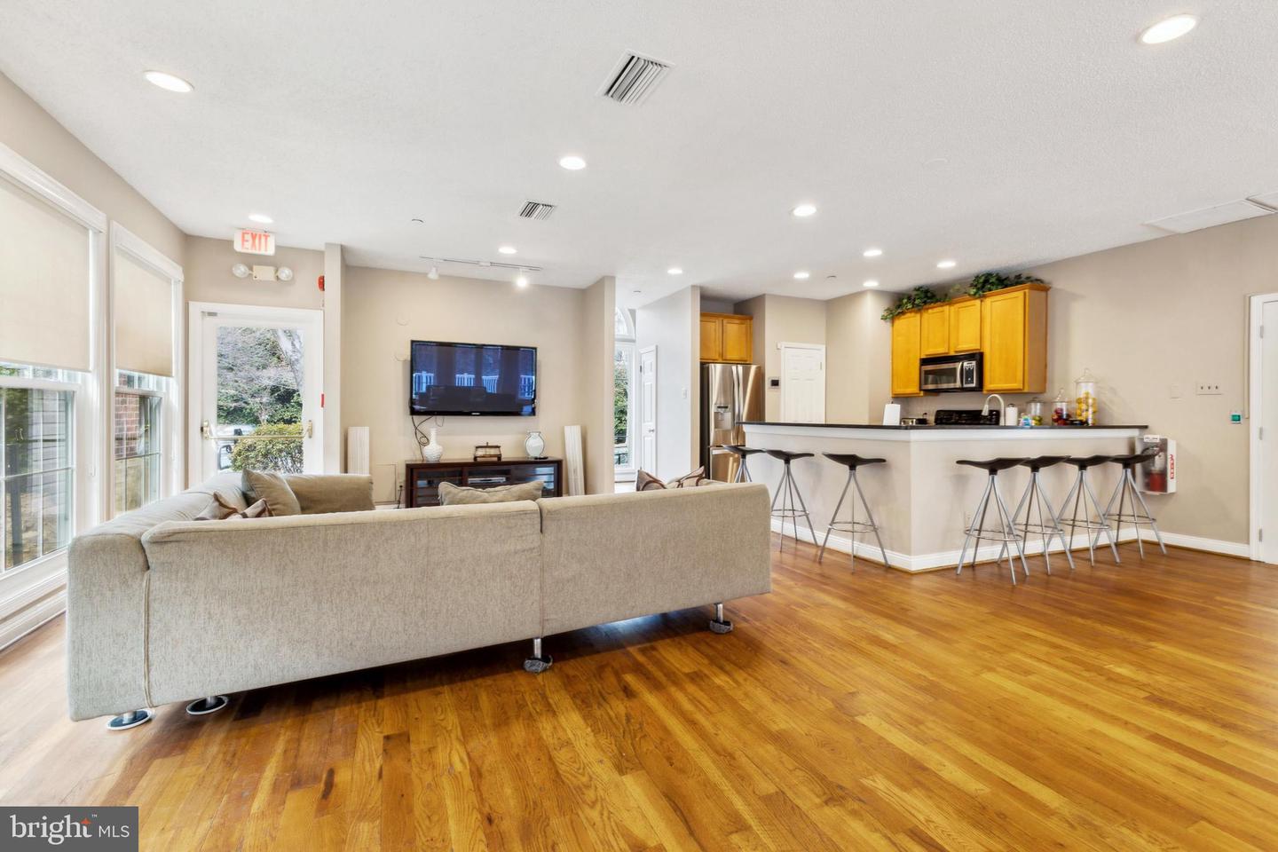 1533 LINCOLN WAY #303A, MCLEAN, Virginia 22102, 1 Bedroom Bedrooms, ,1 BathroomBathrooms,Residential,For sale,1533 LINCOLN WAY #303A,VAFX2225026 MLS # VAFX2225026