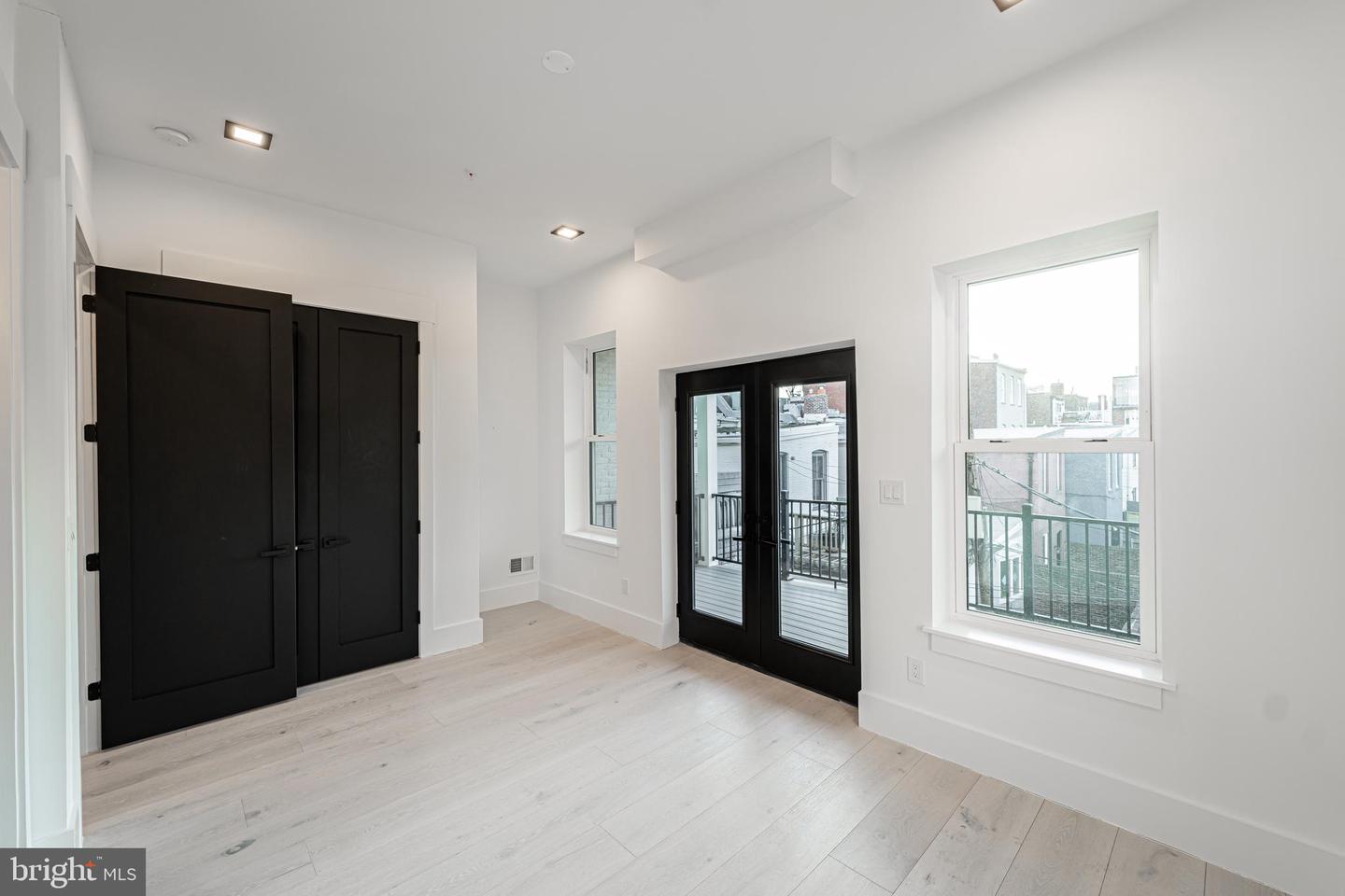 1628 15TH ST NW, WASHINGTON, District Of Columbia 20009, 4 Bedrooms Bedrooms, ,4 BathroomsBathrooms,Residential,For sale,1628 15TH ST NW,DCDC2188388 MLS # DCDC2188388