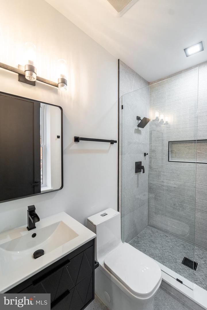 1628 15TH ST NW, WASHINGTON, District Of Columbia 20009, 4 Bedrooms Bedrooms, ,4 BathroomsBathrooms,Residential,For sale,1628 15TH ST NW,DCDC2188388 MLS # DCDC2188388