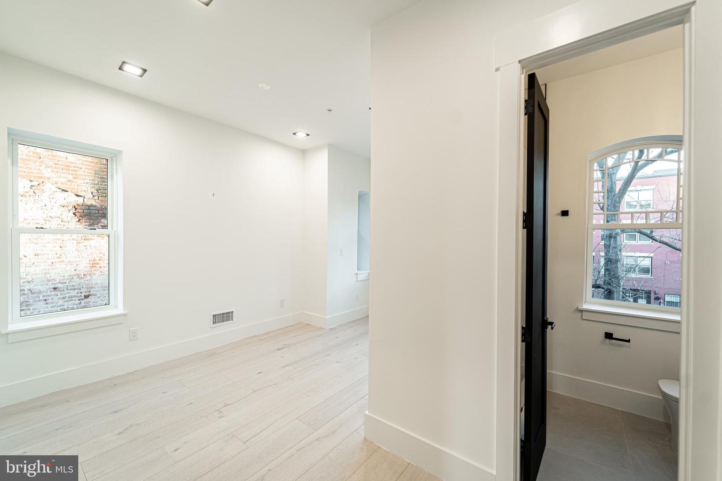 1628 15TH ST NW, WASHINGTON, District Of Columbia 20009, 4 Bedrooms Bedrooms, ,4 BathroomsBathrooms,Residential,For sale,1628 15TH ST NW,DCDC2188388 MLS # DCDC2188388