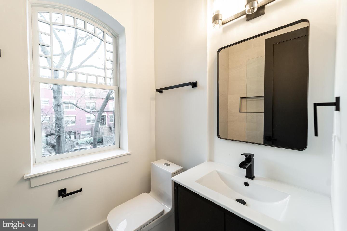 1628 15TH ST NW, WASHINGTON, District Of Columbia 20009, 4 Bedrooms Bedrooms, ,4 BathroomsBathrooms,Residential,For sale,1628 15TH ST NW,DCDC2188388 MLS # DCDC2188388