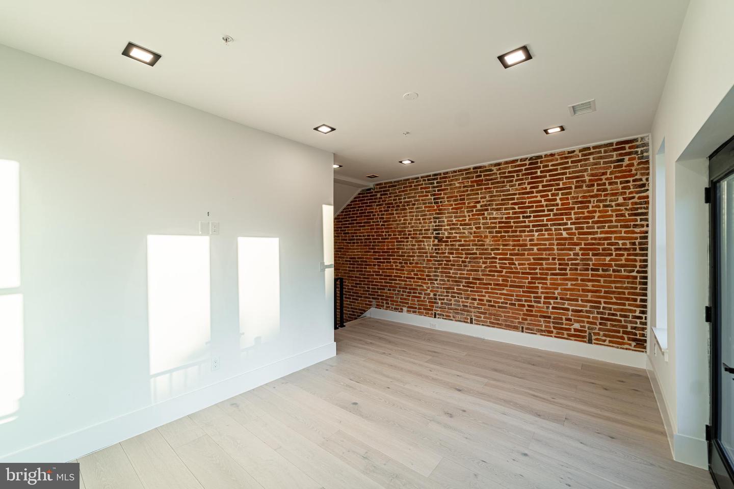 1628 15TH ST NW, WASHINGTON, District Of Columbia 20009, 4 Bedrooms Bedrooms, ,4 BathroomsBathrooms,Residential,For sale,1628 15TH ST NW,DCDC2188388 MLS # DCDC2188388