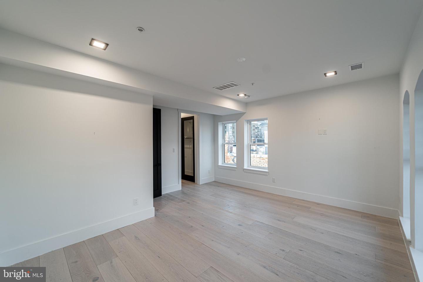 1628 15TH ST NW, WASHINGTON, District Of Columbia 20009, 4 Bedrooms Bedrooms, ,4 BathroomsBathrooms,Residential,For sale,1628 15TH ST NW,DCDC2188388 MLS # DCDC2188388