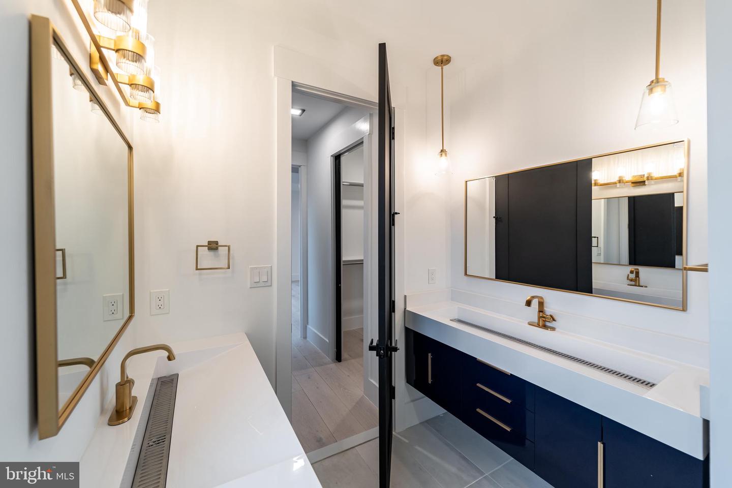 1628 15TH ST NW, WASHINGTON, District Of Columbia 20009, 4 Bedrooms Bedrooms, ,4 BathroomsBathrooms,Residential,For sale,1628 15TH ST NW,DCDC2188388 MLS # DCDC2188388