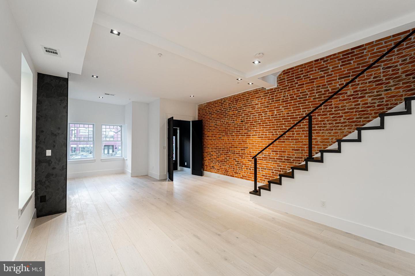 1628 15TH ST NW, WASHINGTON, District Of Columbia 20009, 4 Bedrooms Bedrooms, ,4 BathroomsBathrooms,Residential,For sale,1628 15TH ST NW,DCDC2188388 MLS # DCDC2188388