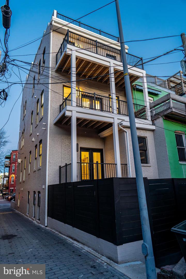 1628 15TH ST NW, WASHINGTON, District Of Columbia 20009, 4 Bedrooms Bedrooms, ,4 BathroomsBathrooms,Residential,For sale,1628 15TH ST NW,DCDC2188388 MLS # DCDC2188388