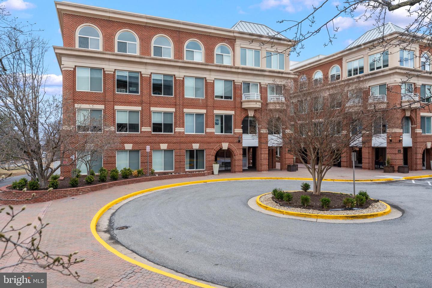 625 SLATERS LN #201, ALEXANDRIA, Virginia 22314, 1 Bedroom Bedrooms, ,1 BathroomBathrooms,Residential,For sale,625 SLATERS LN #201,VAAX2042492 MLS # VAAX2042492