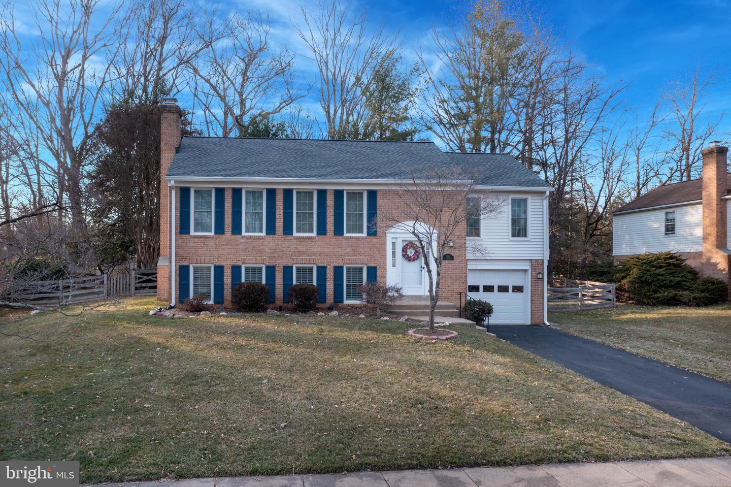 5304 NEW CHURCH CT, FAIRFAX, Virginia 22032, 4 Bedrooms Bedrooms, ,3 BathroomsBathrooms,Residential,For sale,5304 NEW CHURCH CT,VAFX2224156 MLS # VAFX2224156