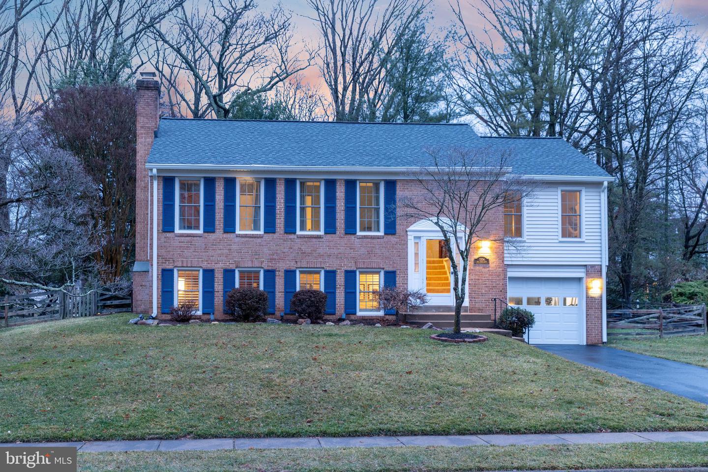 5304 NEW CHURCH CT, FAIRFAX, Virginia 22032, 4 Bedrooms Bedrooms, ,3 BathroomsBathrooms,Residential,For sale,5304 NEW CHURCH CT,VAFX2224156 MLS # VAFX2224156