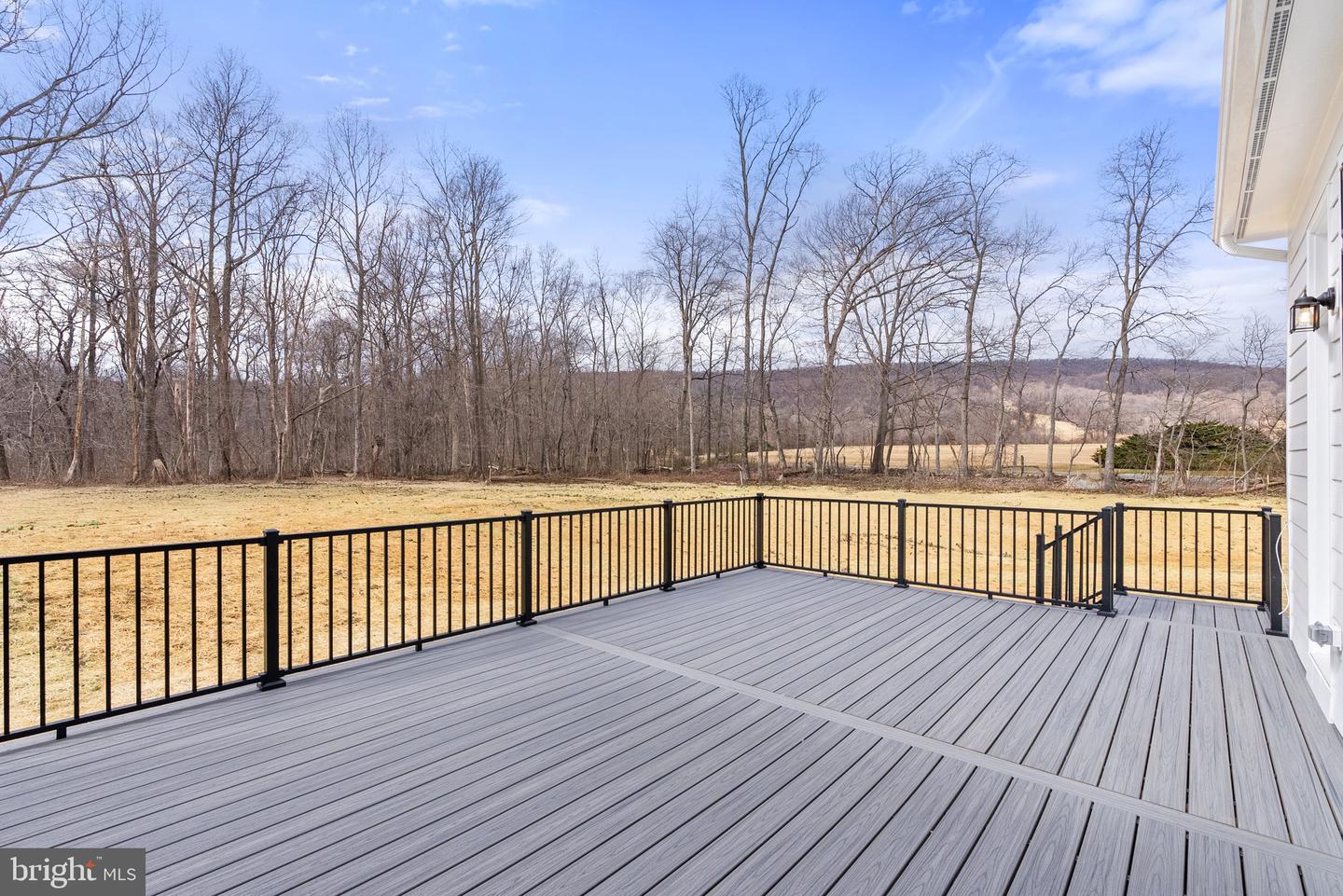 35435 APPALACHIAN TRAIL RD, ROUND HILL, Virginia 20141, 4 Bedrooms Bedrooms, ,5 BathroomsBathrooms,Residential,For sale,35435 APPALACHIAN TRAIL RD,VALO2089970 MLS # VALO2089970