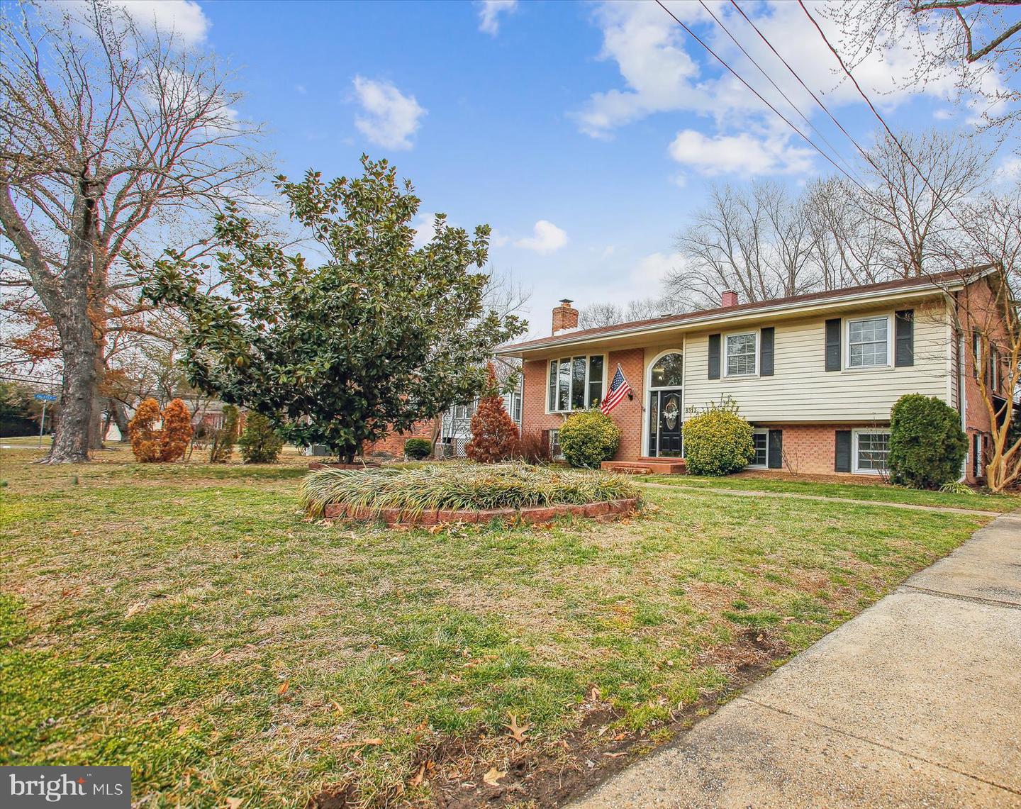 8313 FORT HUNT RD, ALEXANDRIA, Virginia 22308, 4 Bedrooms Bedrooms, ,3 BathroomsBathrooms,Residential,For sale,8313 FORT HUNT RD,VAFX2224754 MLS # VAFX2224754