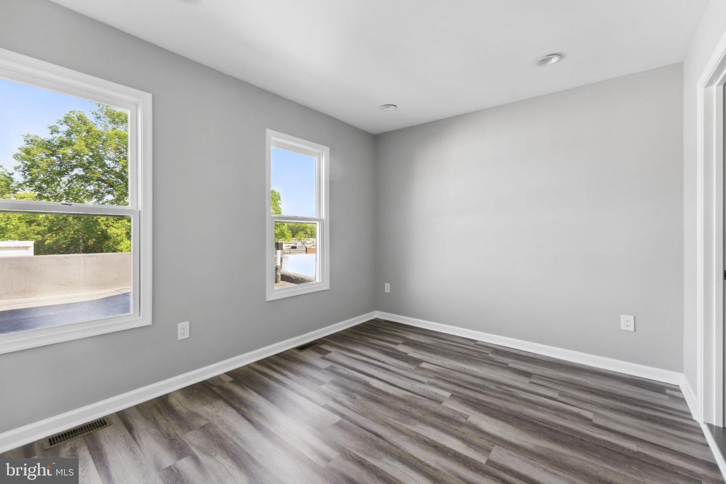 620 20TH ST NE, WASHINGTON, District Of Columbia 20002, 4 Bedrooms Bedrooms, ,3 BathroomsBathrooms,Residential,For sale,620 20TH ST NE,DCDC2188718 MLS # DCDC2188718