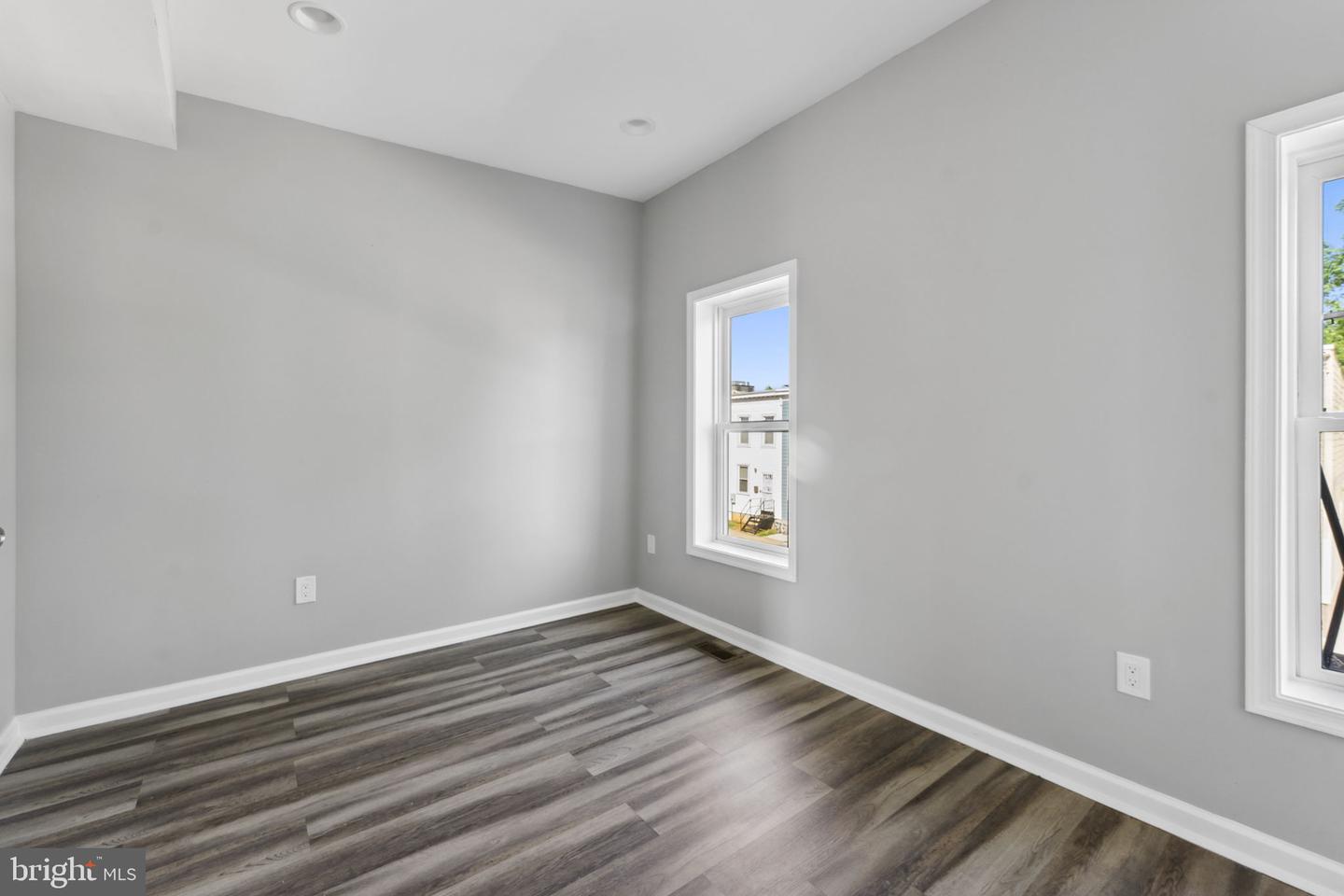 620 20TH ST NE, WASHINGTON, District Of Columbia 20002, 4 Bedrooms Bedrooms, ,3 BathroomsBathrooms,Residential,For sale,620 20TH ST NE,DCDC2188718 MLS # DCDC2188718