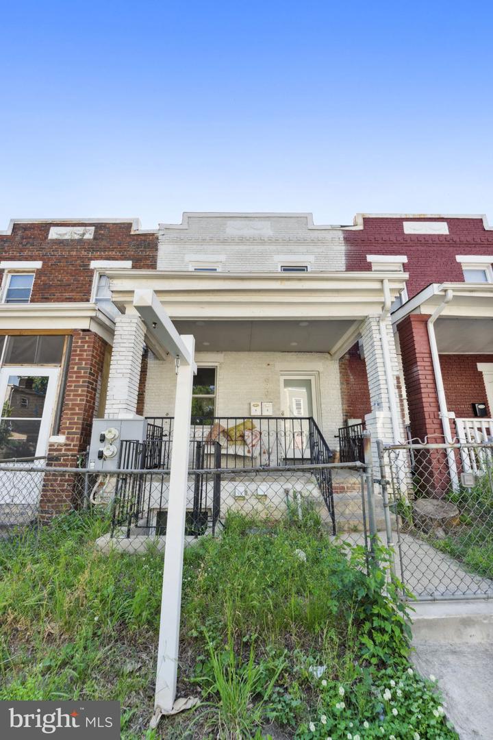 620 20TH ST NE, WASHINGTON, District Of Columbia 20002, 4 Bedrooms Bedrooms, ,3 BathroomsBathrooms,Residential,For sale,620 20TH ST NE,DCDC2188718 MLS # DCDC2188718