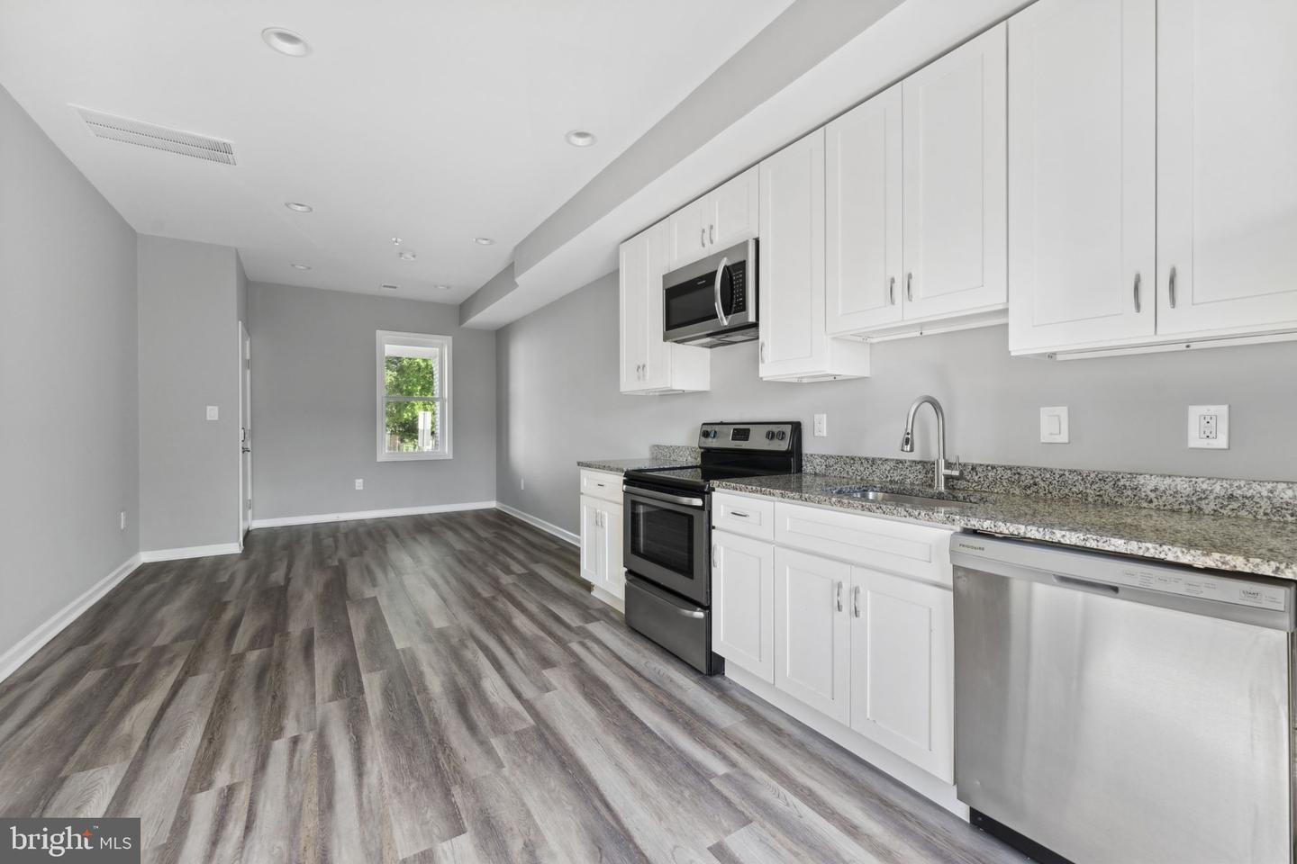 620 20TH ST NE, WASHINGTON, District Of Columbia 20002, 4 Bedrooms Bedrooms, ,3 BathroomsBathrooms,Residential,For sale,620 20TH ST NE,DCDC2188718 MLS # DCDC2188718