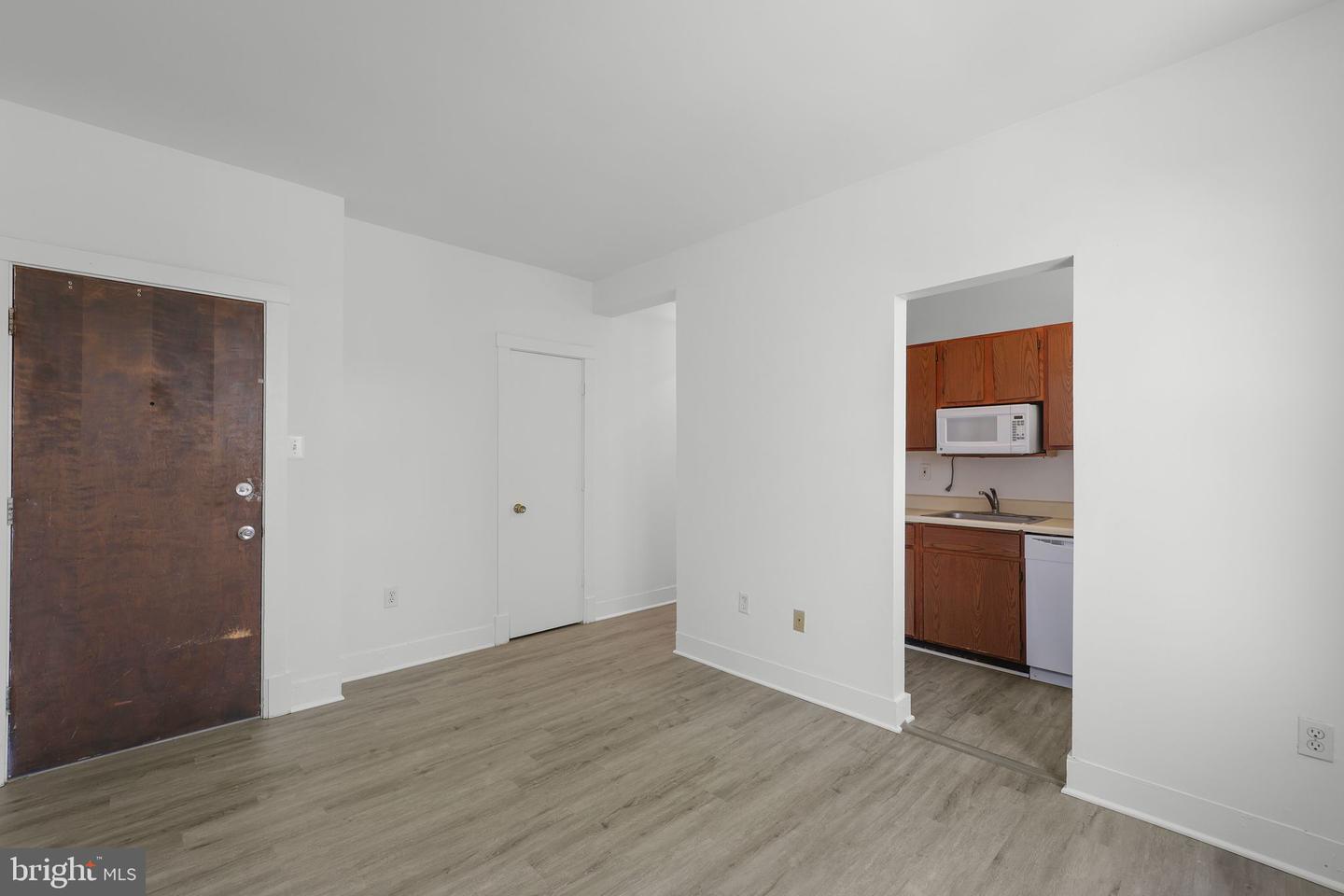 7 18TH ST SE #207, WASHINGTON, District Of Columbia 20003, 1 Bedroom Bedrooms, ,1 BathroomBathrooms,Residential,For sale,7 18TH ST SE #207,DCDC2188746 MLS # DCDC2188746