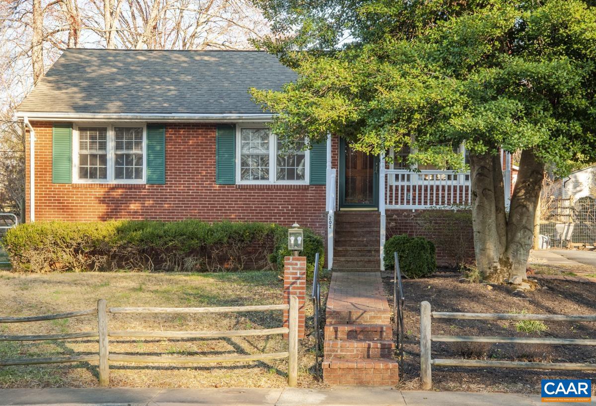 202 AZALEA DR, CHARLOTTESVILLE, Virginia 22903, 3 Bedrooms Bedrooms, ,1 BathroomBathrooms,Residential,For sale,202 AZALEA DR,661585 MLS # 661585