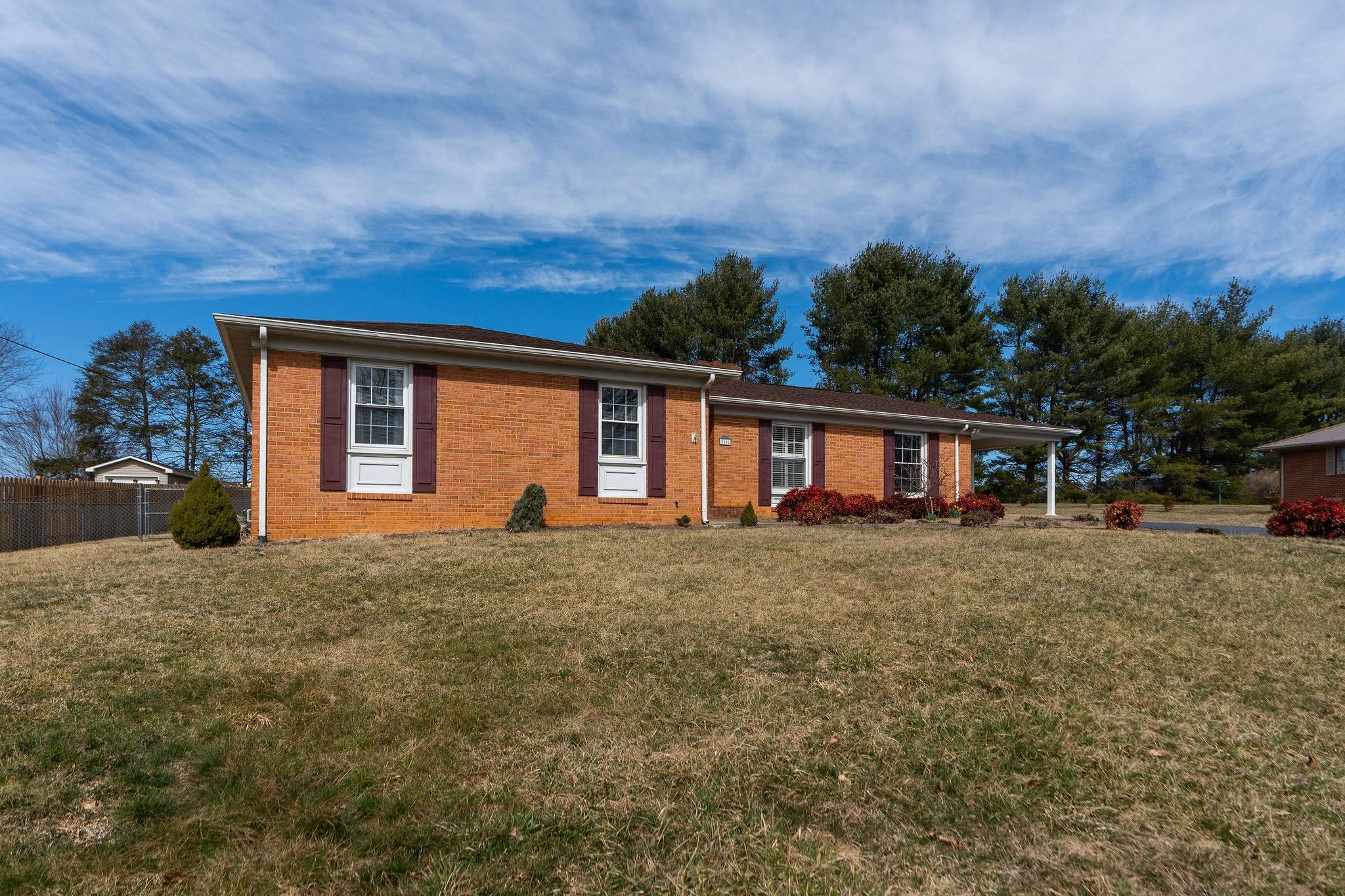 2208 DAVIS RD, WAYNESBORO, Virginia 22980, 4 Bedrooms Bedrooms, ,3 BathroomsBathrooms,Residential,2208 DAVIS RD,661617 MLS # 661617