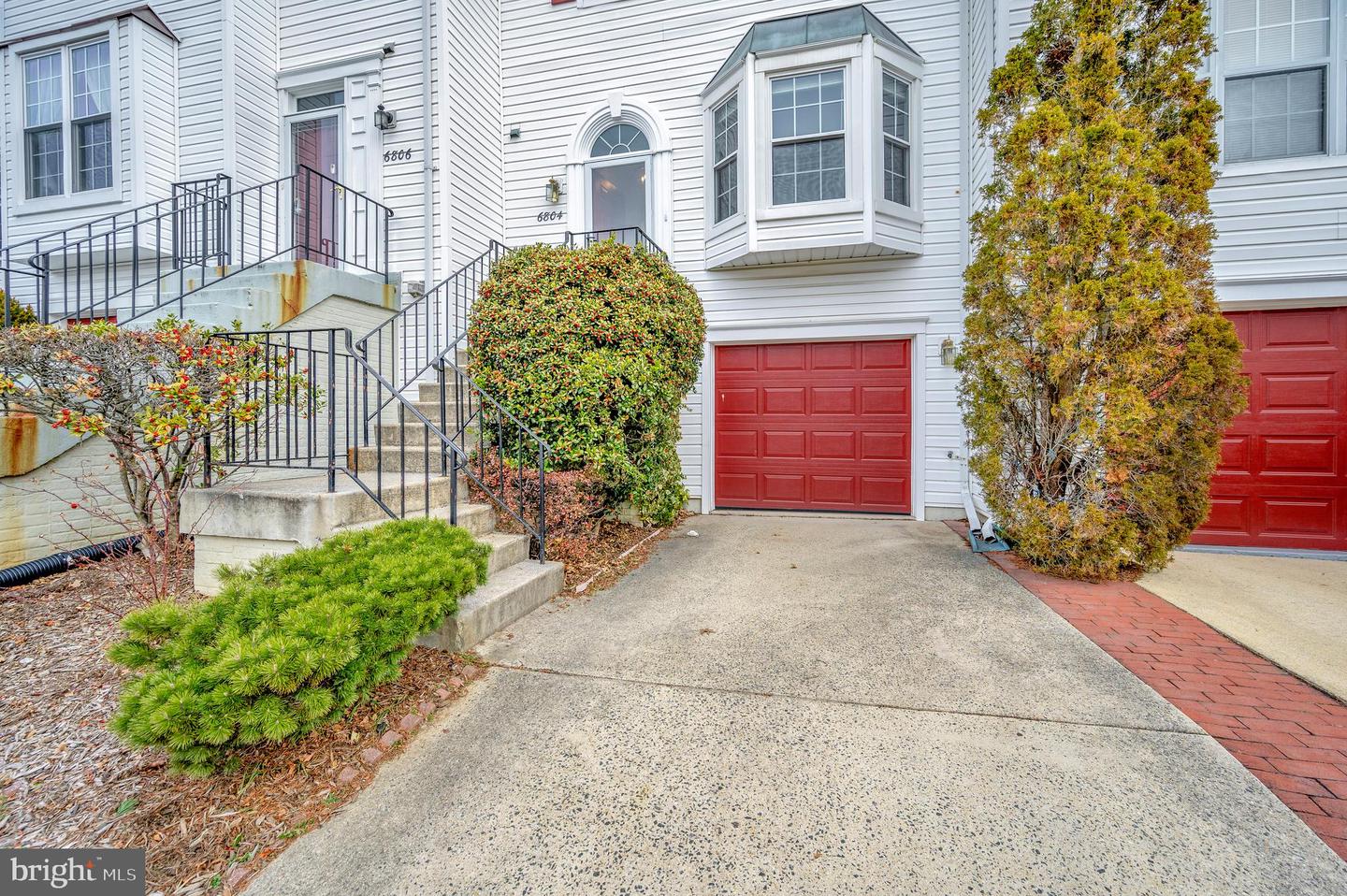 6804 SIGNATURE CIR, ALEXANDRIA, Virginia 22310, 3 Bedrooms Bedrooms, ,2 BathroomsBathrooms,Residential,For sale,6804 SIGNATURE CIR,VAFX2222430 MLS # VAFX2222430