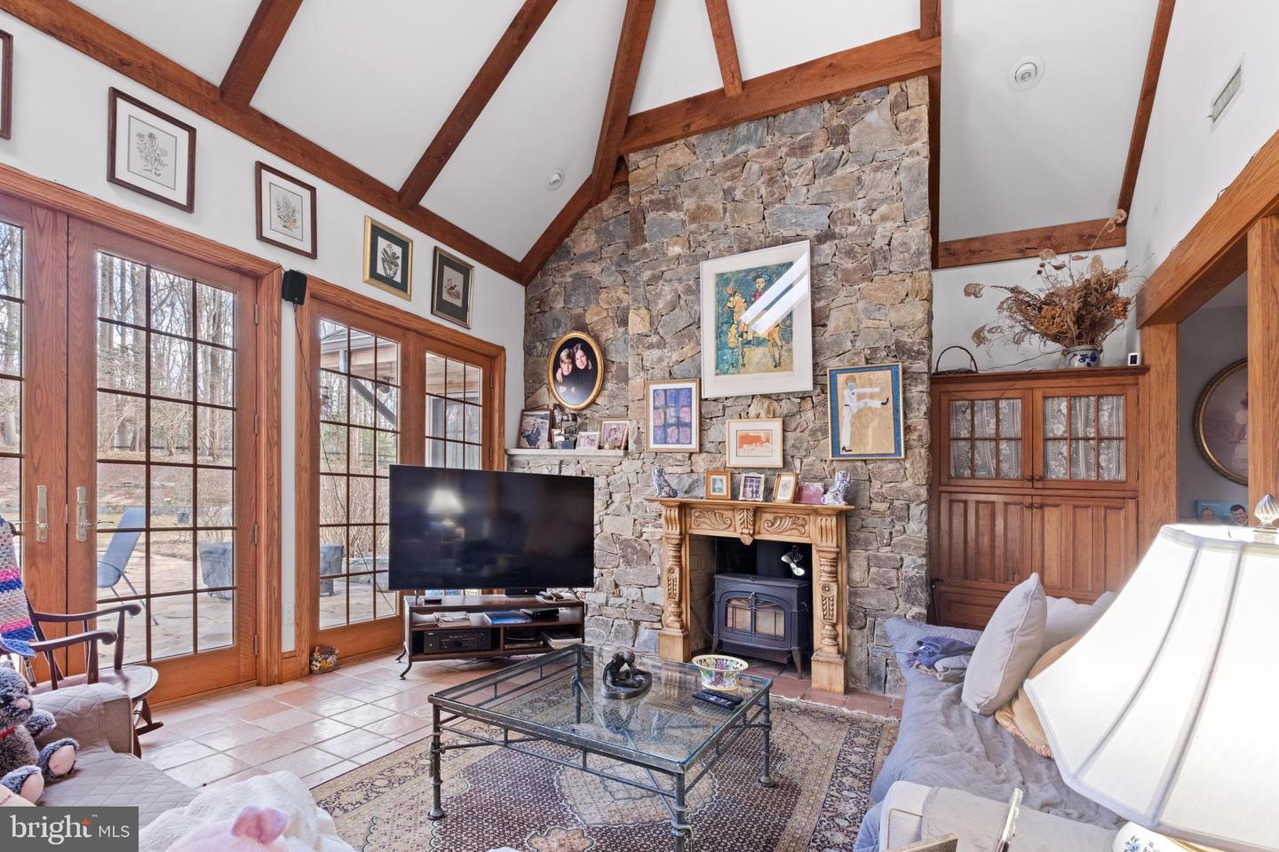 101 JEFFERSON RUN RD, GREAT FALLS, Virginia 22066, 4 Bedrooms Bedrooms, ,4 BathroomsBathrooms,Residential,For sale,101 JEFFERSON RUN RD,VAFX2223630 MLS # VAFX2223630