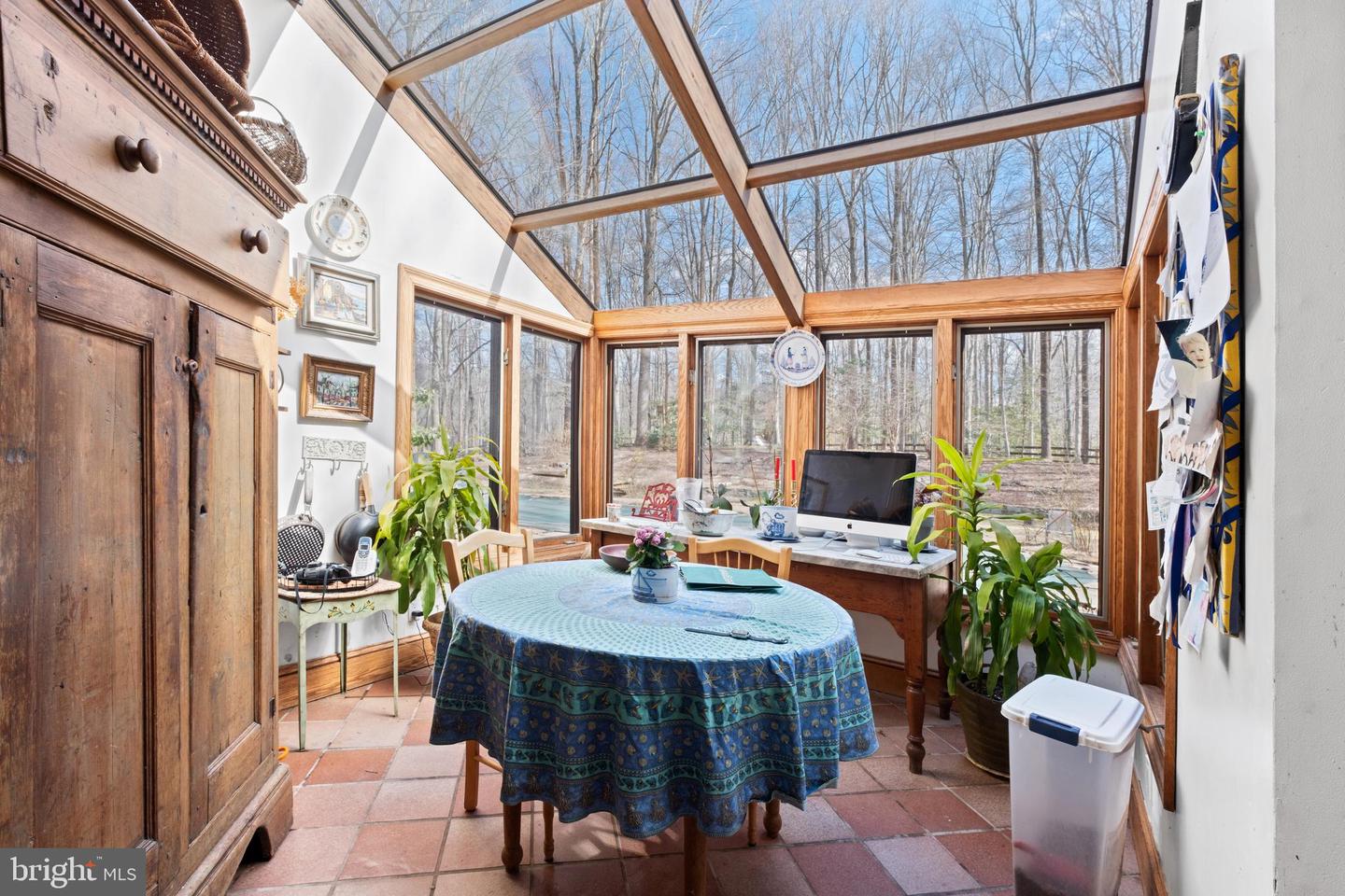 101 JEFFERSON RUN RD, GREAT FALLS, Virginia 22066, 4 Bedrooms Bedrooms, ,4 BathroomsBathrooms,Residential,For sale,101 JEFFERSON RUN RD,VAFX2223630 MLS # VAFX2223630