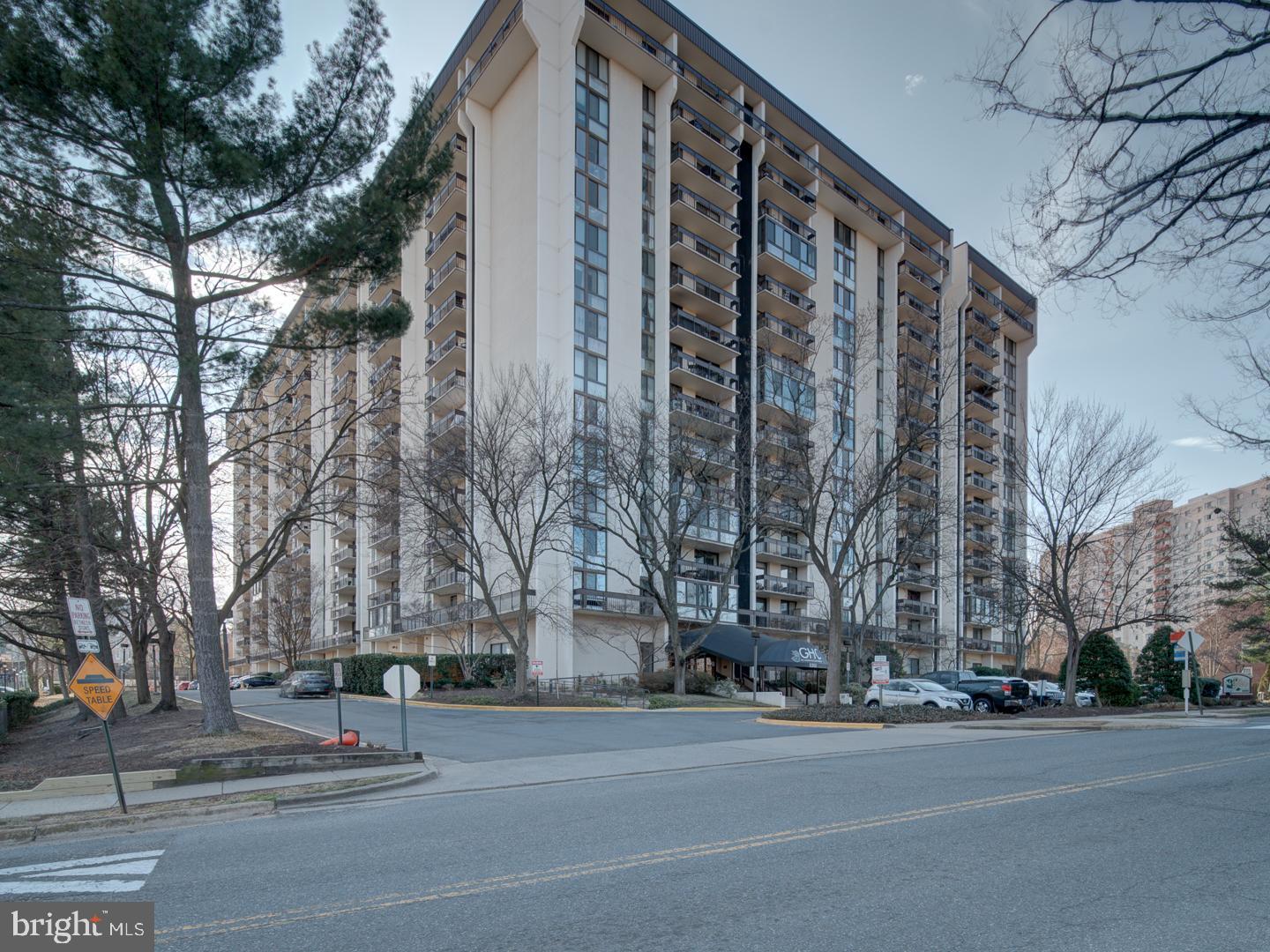 5300 HOLMES RUN PKWY #709, ALEXANDRIA, Virginia 22304, 2 Bedrooms Bedrooms, ,2 BathroomsBathrooms,Residential,For sale,5300 HOLMES RUN PKWY #709,VAAX2042526 MLS # VAAX2042526