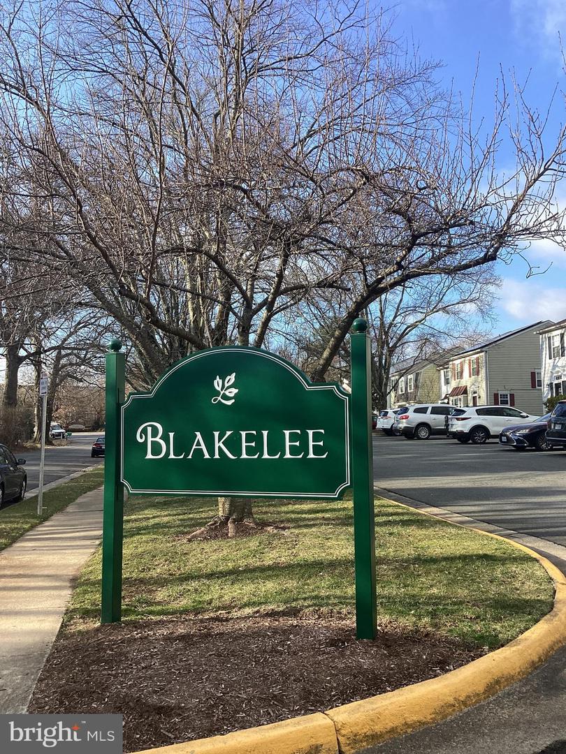 9919 BLAKE LN, OAKTON, Virginia 22124, 3 Bedrooms Bedrooms, ,1 BathroomBathrooms,Residential,For sale,9919 BLAKE LN,VAFX2226100 MLS # VAFX2226100