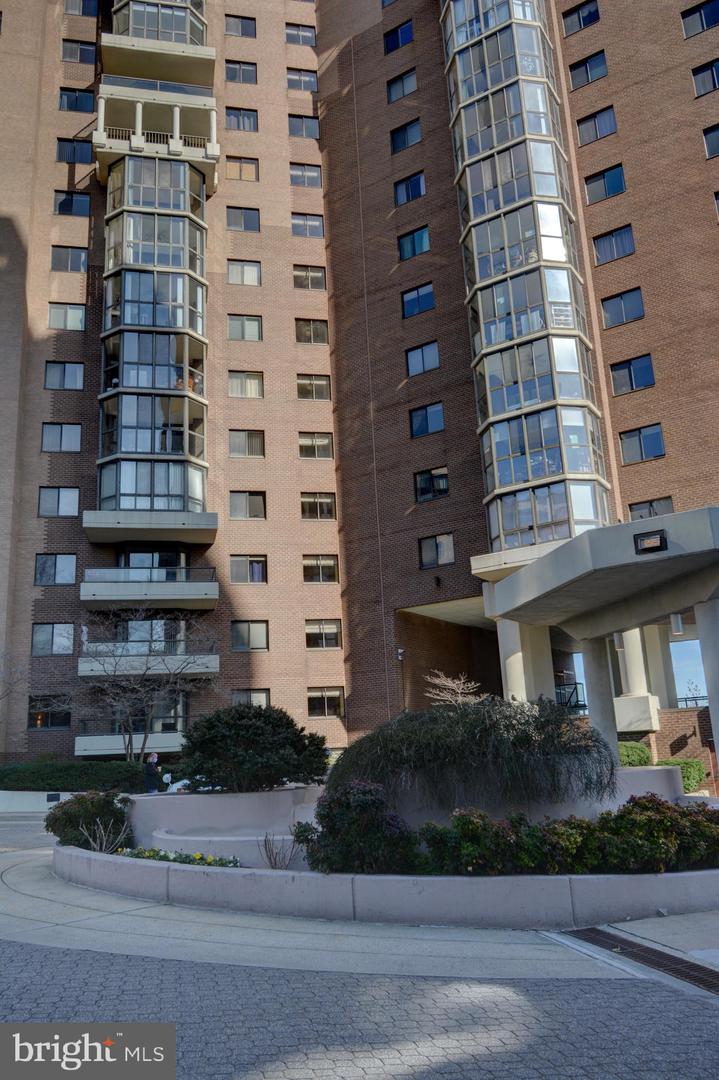 1600 N OAK ST N #1022, ARLINGTON, Virginia 22209, 2 Bedrooms Bedrooms, ,2 BathroomsBathrooms,Residential,For sale,1600 N OAK ST N #1022,VAAR2054280 MLS # VAAR2054280