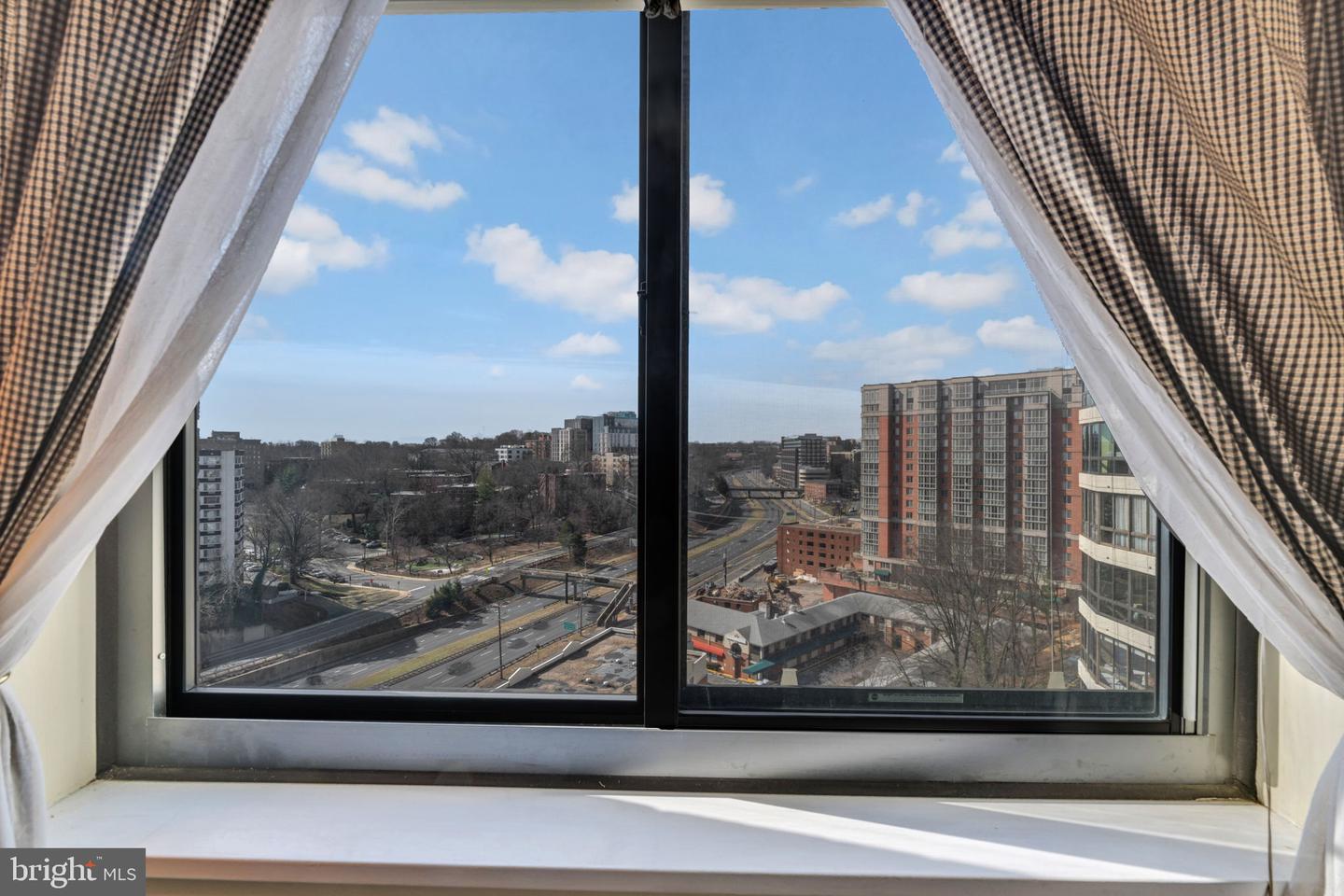 1600 N OAK ST N #1022, ARLINGTON, Virginia 22209, 2 Bedrooms Bedrooms, ,2 BathroomsBathrooms,Residential,For sale,1600 N OAK ST N #1022,VAAR2054280 MLS # VAAR2054280