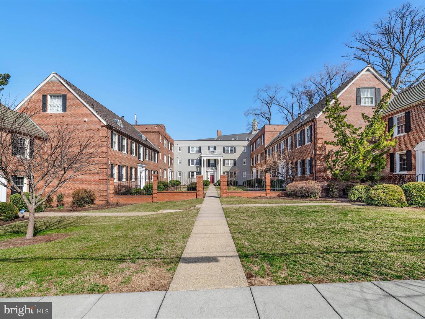 3806 V ST SE #202, WASHINGTON, District Of Columbia 20020, 2 Bedrooms Bedrooms, ,1 BathroomBathrooms,Residential,For sale,3806 V ST SE #202,DCDC2175418 MLS # DCDC2175418