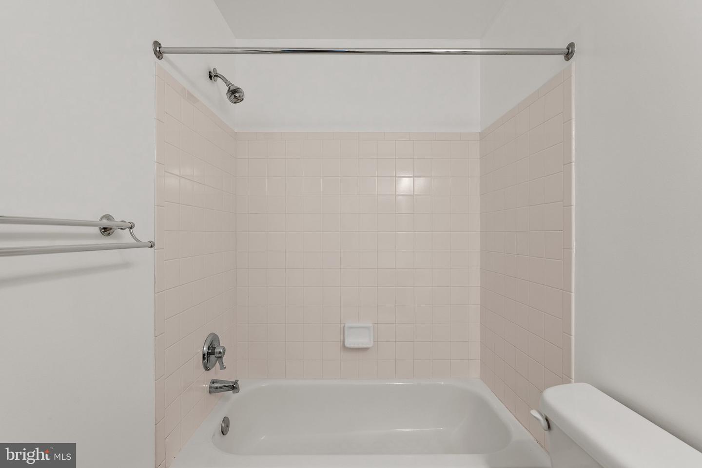 6105 WIGMORE LN #K, ALEXANDRIA, Virginia 22315, 2 Bedrooms Bedrooms, ,2 BathroomsBathrooms,Residential,For sale,6105 WIGMORE LN #K,VAFX2219174 MLS # VAFX2219174