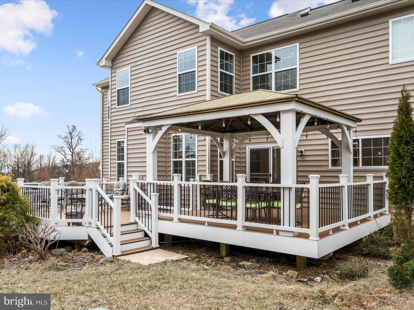 17000 CHARLESBOURG PL, ROUND HILL, Virginia 20141, 4 Bedrooms Bedrooms, ,5 BathroomsBathrooms,Residential,For sale,17000 CHARLESBOURG PL,VALO2089852 MLS # VALO2089852