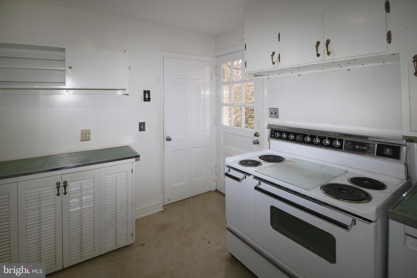 3020 N EDISON ST, ARLINGTON, Virginia 22207, 3 Bedrooms Bedrooms, ,2 BathroomsBathrooms,Residential,For sale,3020 N EDISON ST,VAAR2054208 MLS # VAAR2054208