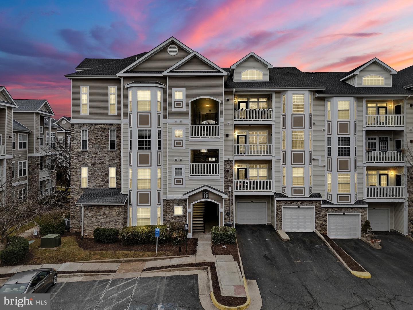 506 SUNSET VIEW TER SE #302, LEESBURG, Virginia 20175, 1 Bedroom Bedrooms, ,1 BathroomBathrooms,Residential,For sale,506 SUNSET VIEW TER SE #302,VALO2088222 MLS # VALO2088222