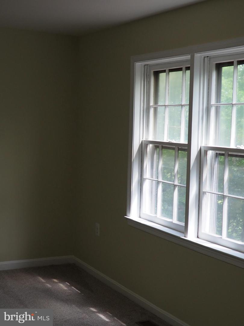 5711 CROWNLEIGH CT, BURKE, Virginia 22015, 3 Bedrooms Bedrooms, ,2 BathroomsBathrooms,Residential,For sale,5711 CROWNLEIGH CT,VAFX2226326 MLS # VAFX2226326