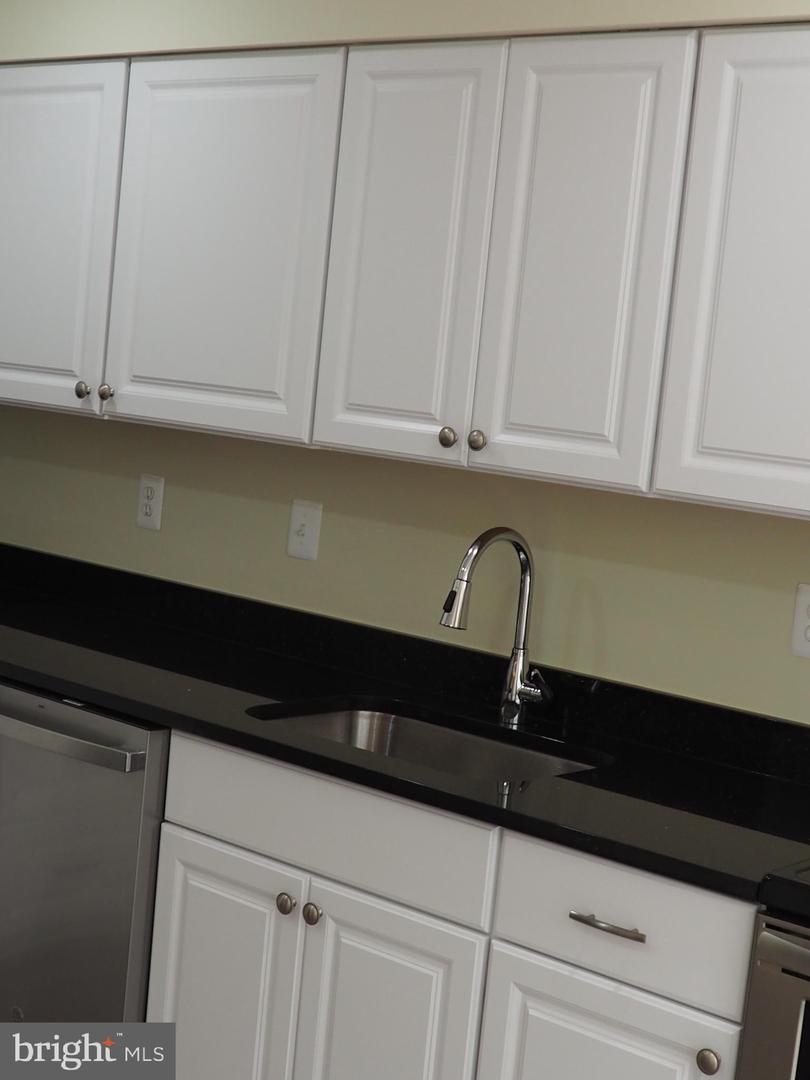 5711 CROWNLEIGH CT, BURKE, Virginia 22015, 3 Bedrooms Bedrooms, ,2 BathroomsBathrooms,Residential,For sale,5711 CROWNLEIGH CT,VAFX2226326 MLS # VAFX2226326