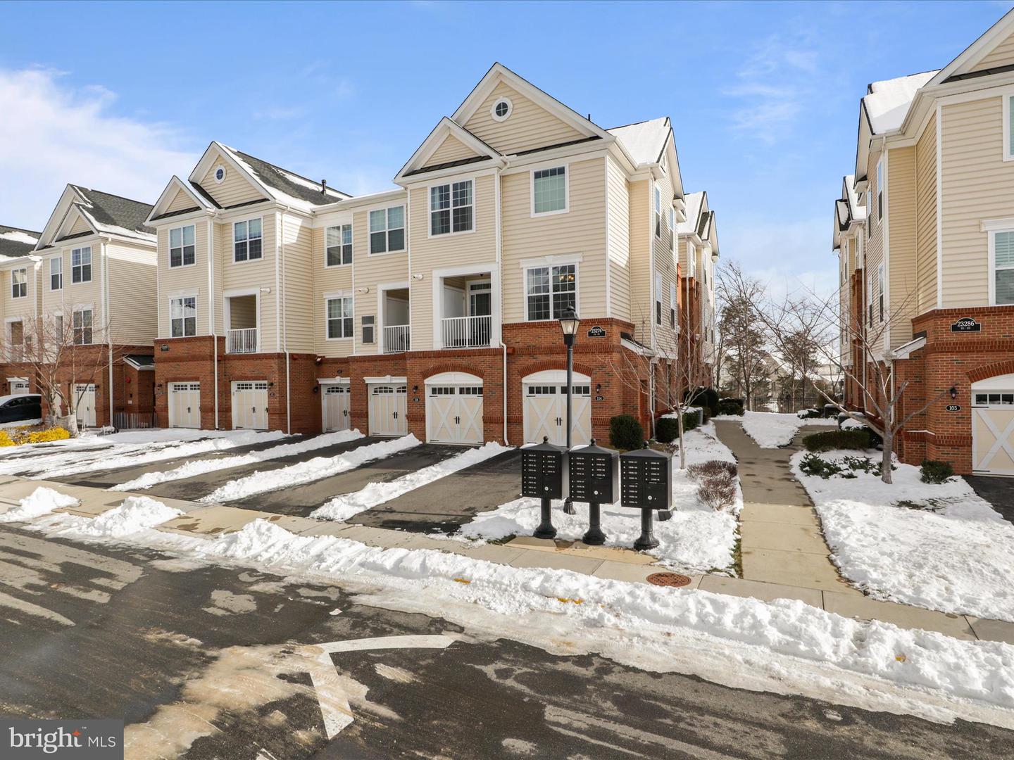 23276 SOUTHDOWN MANOR TER #117, ASHBURN, Virginia 20148, 2 Bedrooms Bedrooms, ,2 BathroomsBathrooms,Residential,For sale,23276 SOUTHDOWN MANOR TER #117,VALO2085954 MLS # VALO2085954