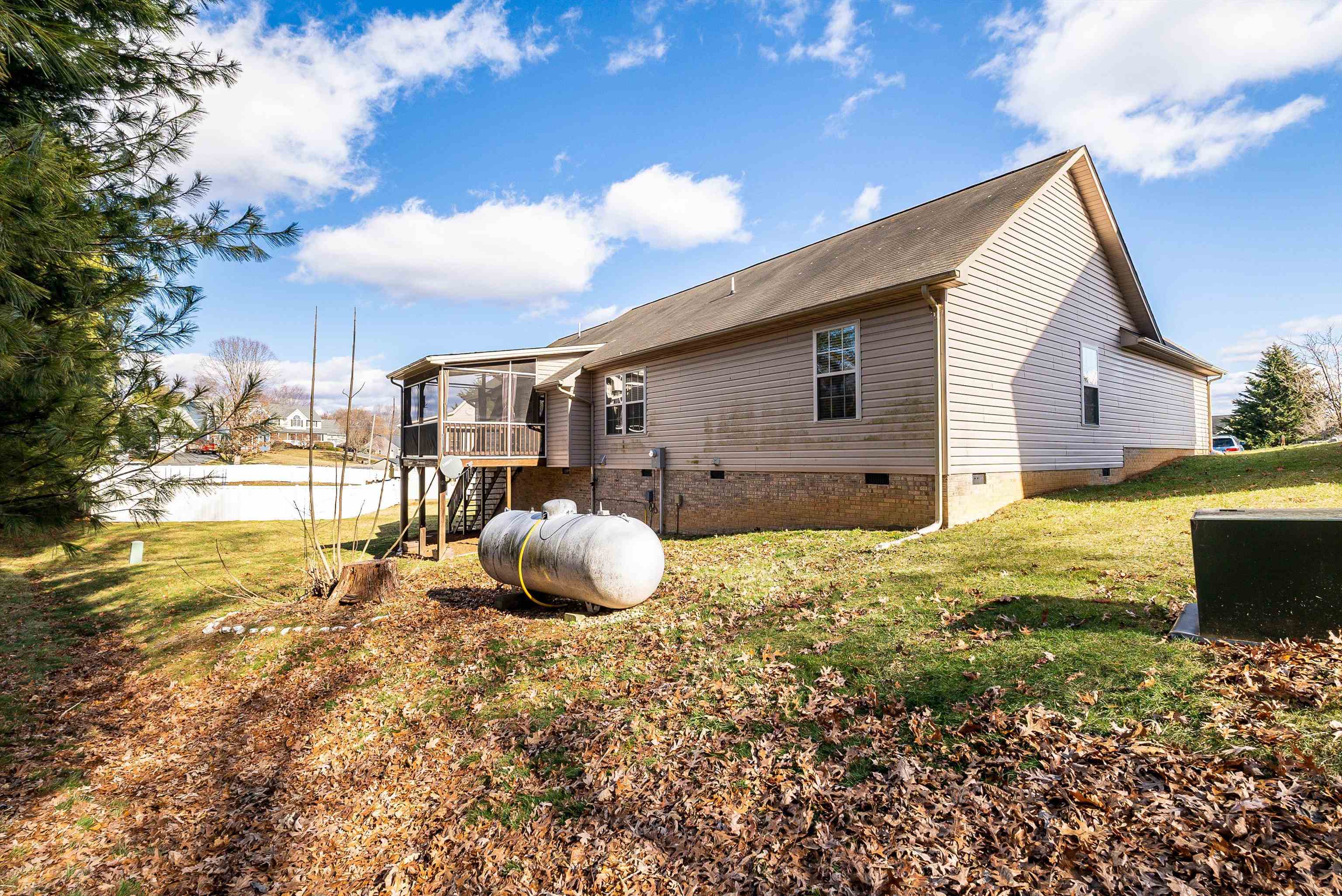 41 LONG BOW RD, WAYNESBORO, Virginia 22980, 3 Bedrooms Bedrooms, ,2 BathroomsBathrooms,Residential,41 LONG BOW RD,661637 MLS # 661637