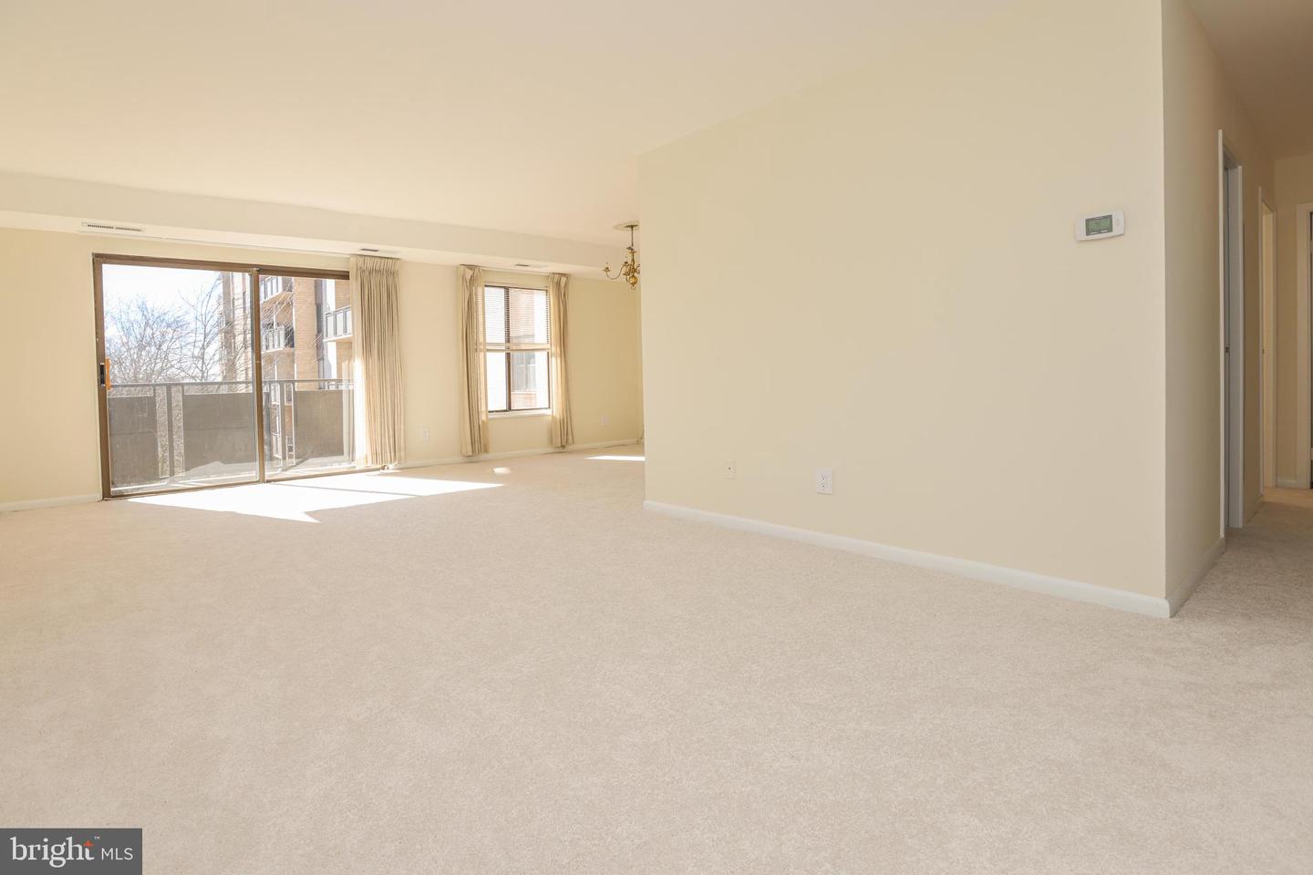 6001 ARLINGTON BLVD #605, FALLS CHURCH, Virginia 22044, 2 Bedrooms Bedrooms, ,2 BathroomsBathrooms,Residential,For sale,6001 ARLINGTON BLVD #605,VAFX2225350 MLS # VAFX2225350