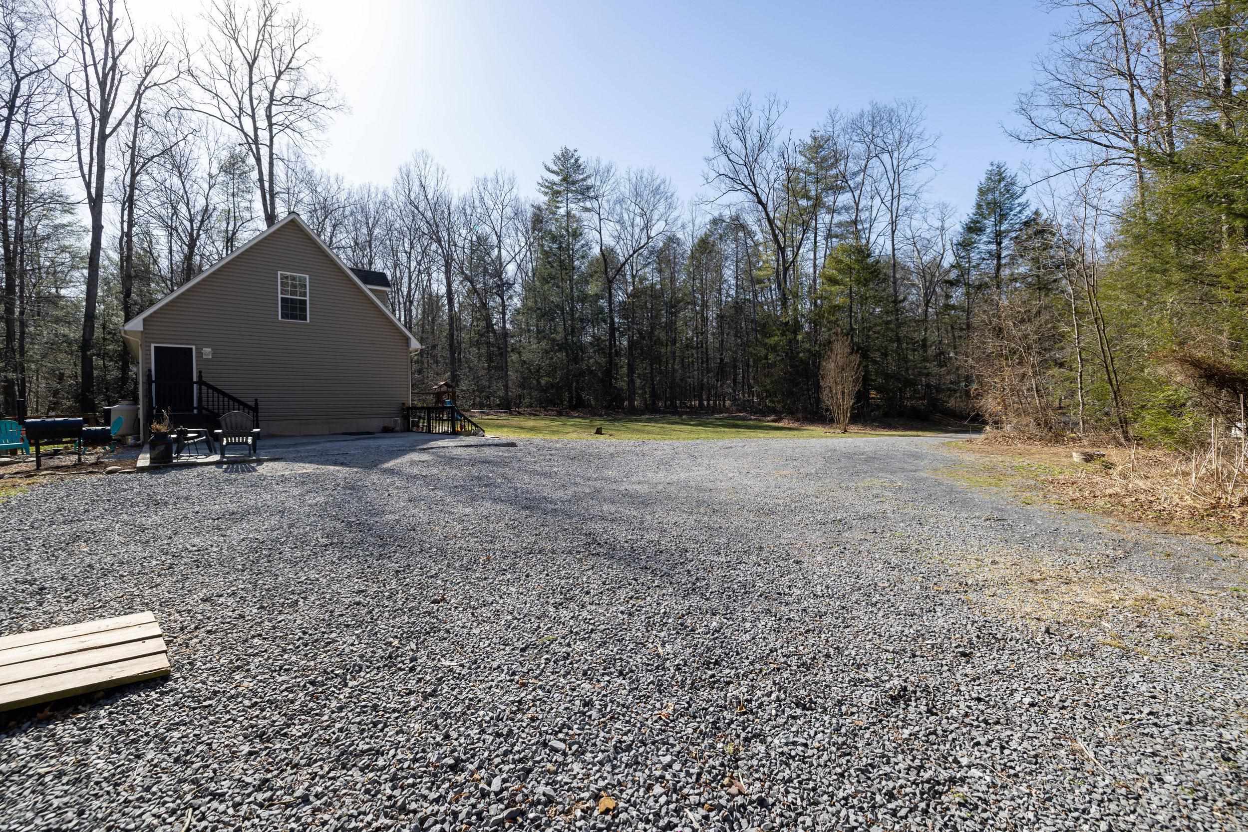 9601 BRIERY BRANCH RD, DAYTON, Virginia 22821, 4 Bedrooms Bedrooms, ,2 BathroomsBathrooms,Residential,9601 BRIERY BRANCH RD,661661 MLS # 661661