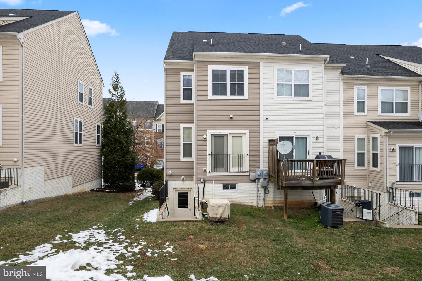 16772 BLACKJACK OAK LN, WOODBRIDGE, Virginia 22191, 2 Bedrooms Bedrooms, ,2 BathroomsBathrooms,Residential,For sale,16772 BLACKJACK OAK LN,VAPW2086108 MLS # VAPW2086108