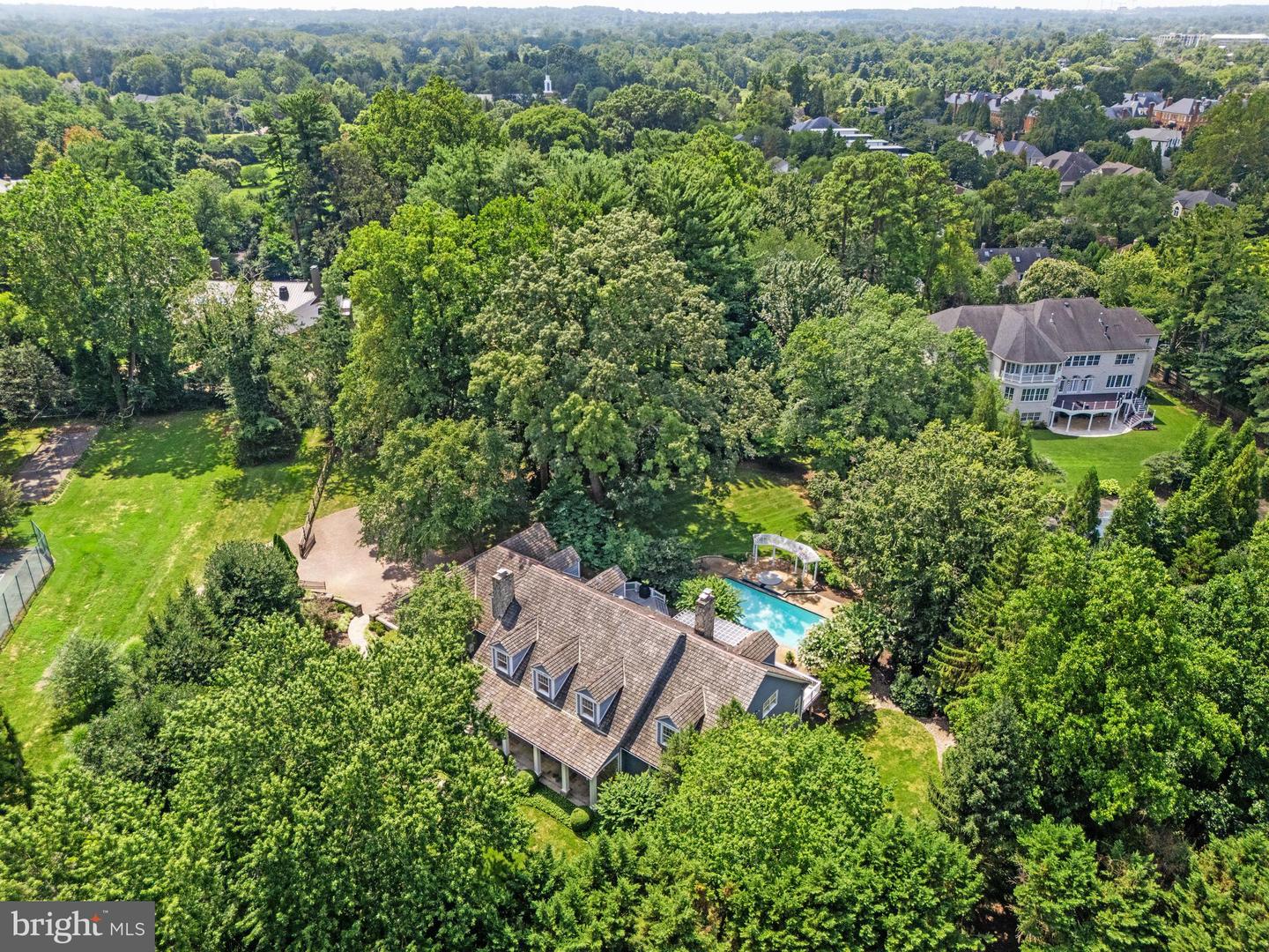1110 HARVEY RD, MCLEAN, Virginia 22101, 6 Bedrooms Bedrooms, ,6 BathroomsBathrooms,Residential,For sale,1110 HARVEY RD,VAFX2219508 MLS # VAFX2219508