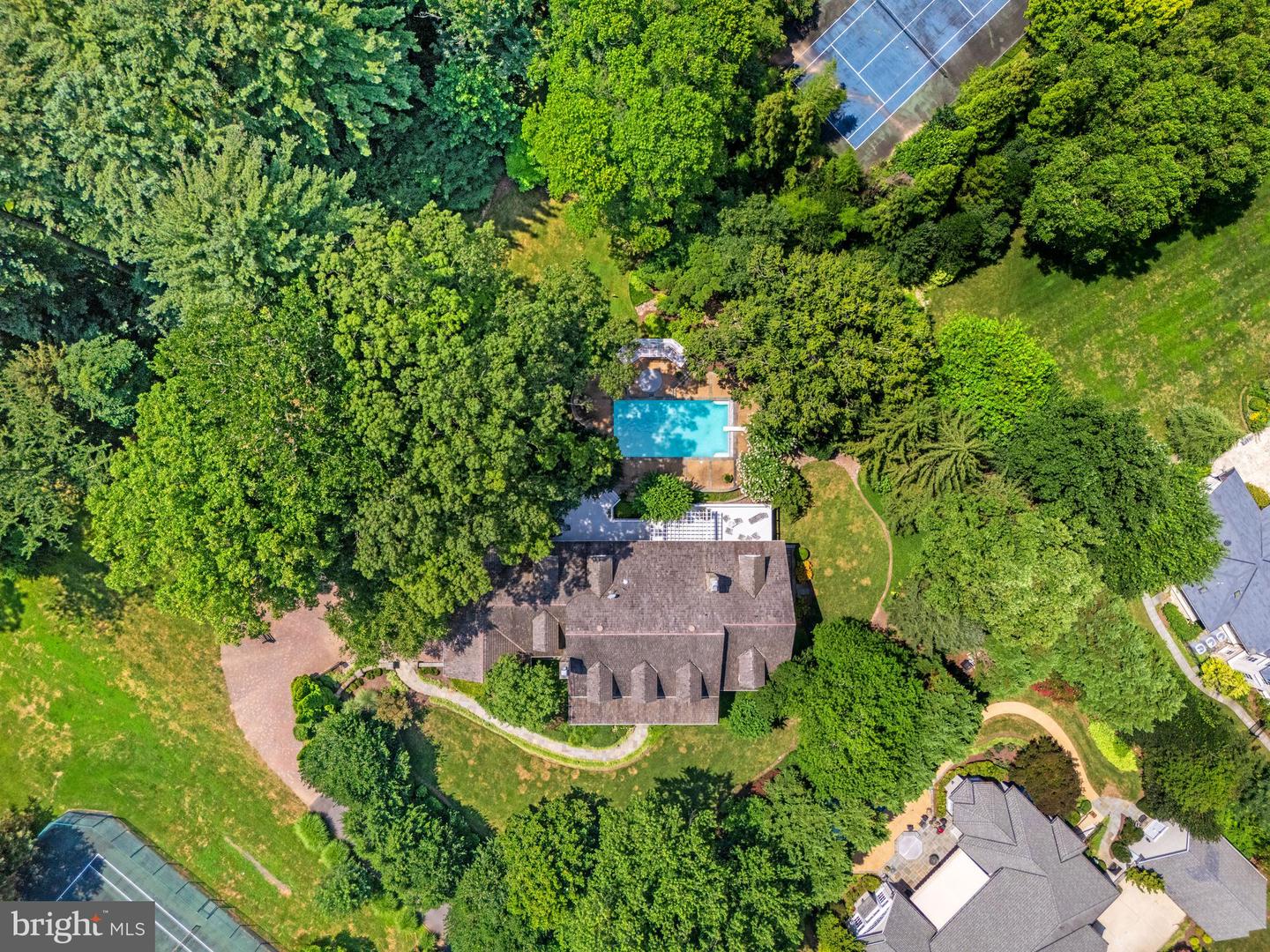 1110 HARVEY RD, MCLEAN, Virginia 22101, 6 Bedrooms Bedrooms, ,6 BathroomsBathrooms,Residential,For sale,1110 HARVEY RD,VAFX2219508 MLS # VAFX2219508