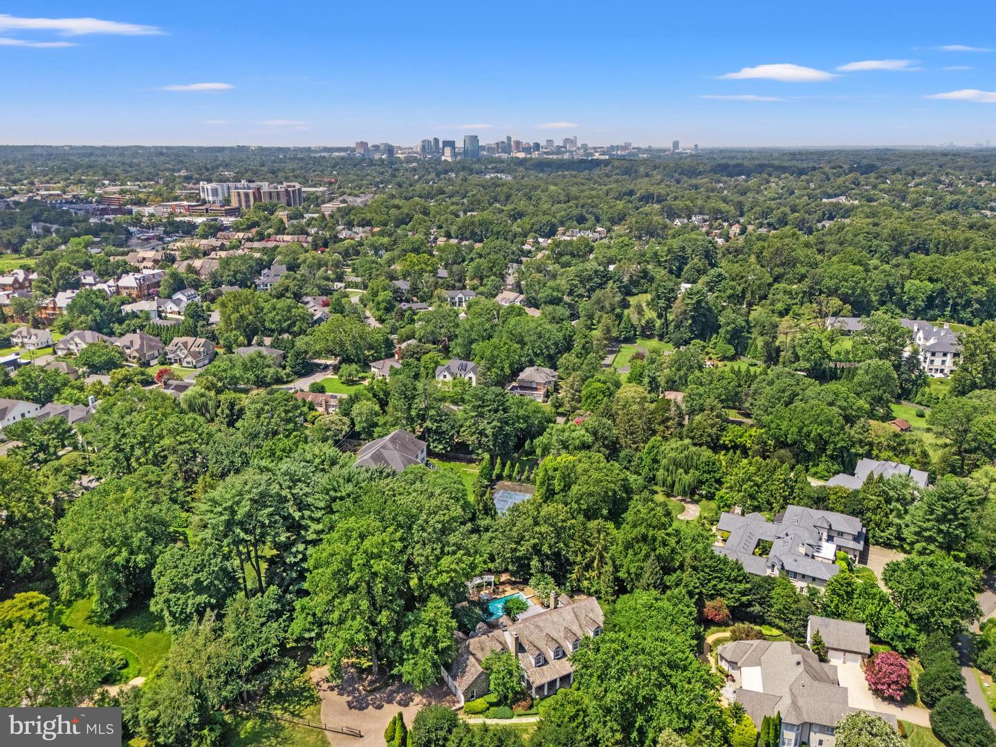 1110 HARVEY RD, MCLEAN, Virginia 22101, 6 Bedrooms Bedrooms, ,6 BathroomsBathrooms,Residential,For sale,1110 HARVEY RD,VAFX2219508 MLS # VAFX2219508
