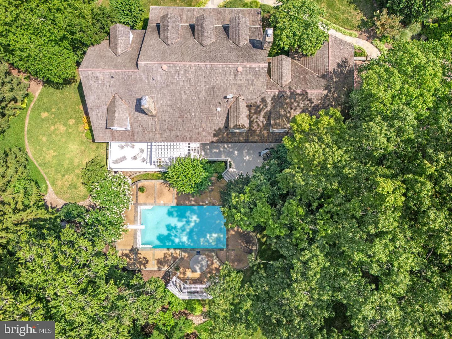 1110 HARVEY RD, MCLEAN, Virginia 22101, 6 Bedrooms Bedrooms, ,6 BathroomsBathrooms,Residential,For sale,1110 HARVEY RD,VAFX2219508 MLS # VAFX2219508