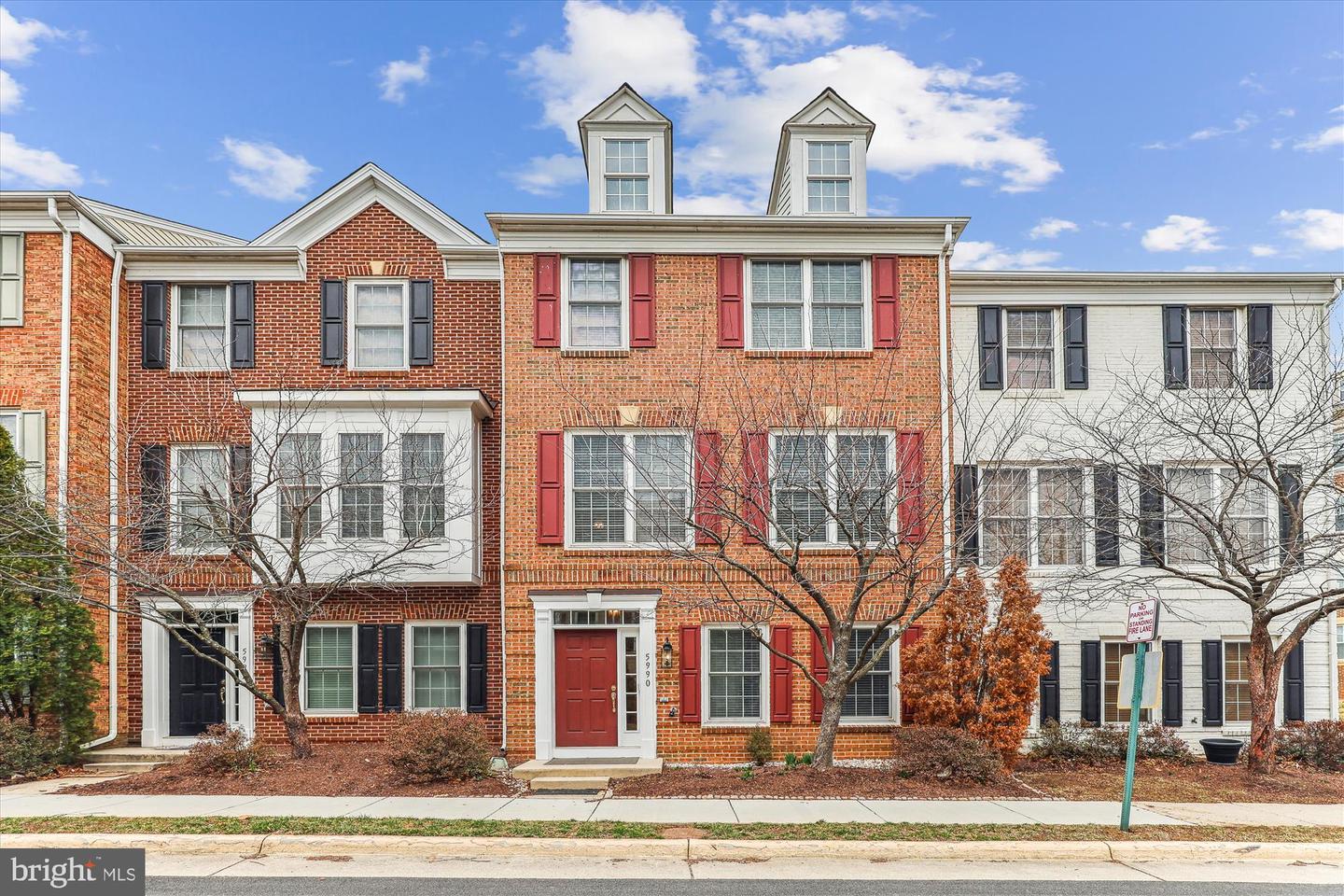 5990 GRAND PAVILION WAY, ALEXANDRIA, Virginia 22303, 4 Bedrooms Bedrooms, ,3 BathroomsBathrooms,Residential,For sale,5990 GRAND PAVILION WAY,VAFX2223306 MLS # VAFX2223306