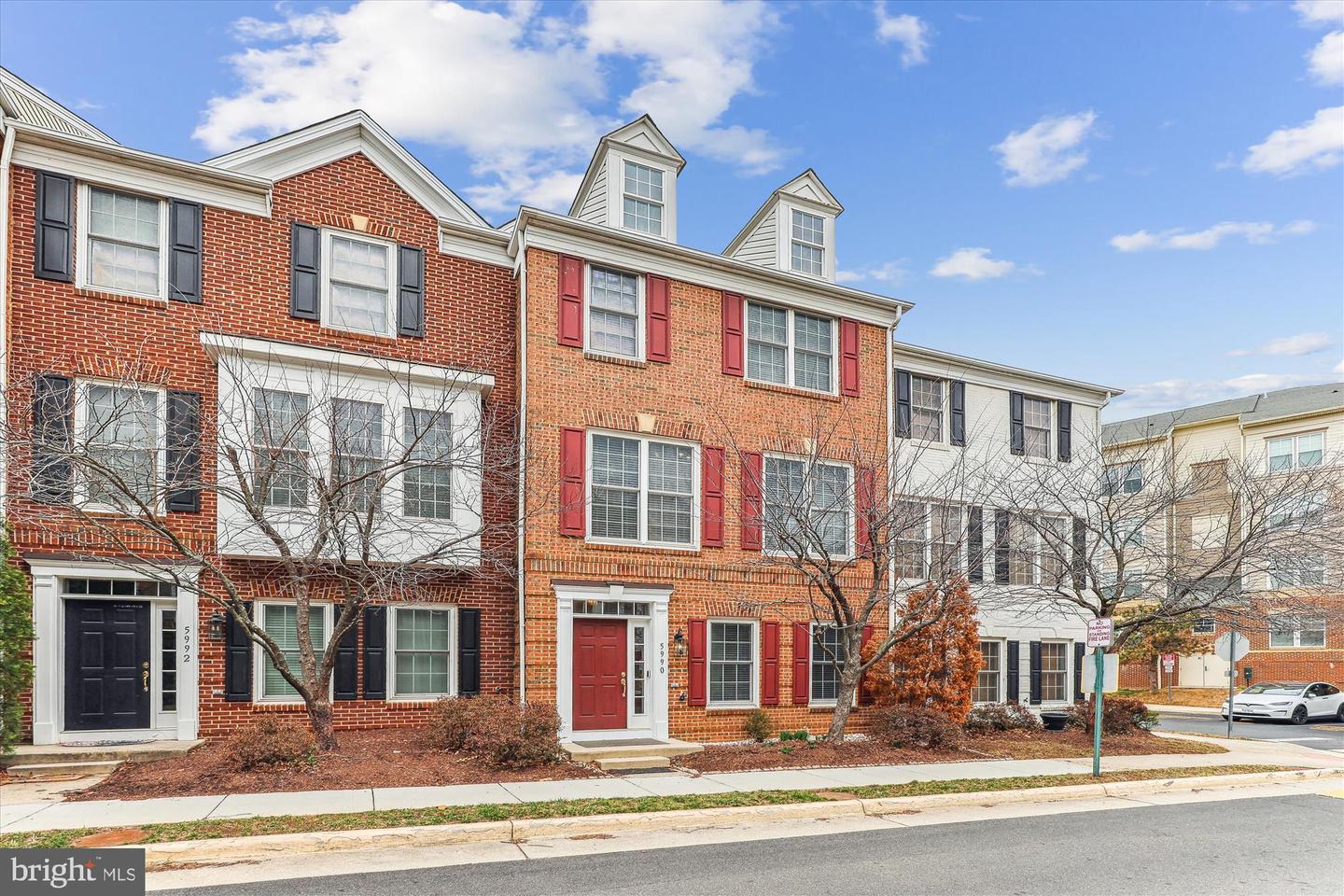 5990 GRAND PAVILION WAY, ALEXANDRIA, Virginia 22303, 4 Bedrooms Bedrooms, ,3 BathroomsBathrooms,Residential,For sale,5990 GRAND PAVILION WAY,VAFX2223306 MLS # VAFX2223306