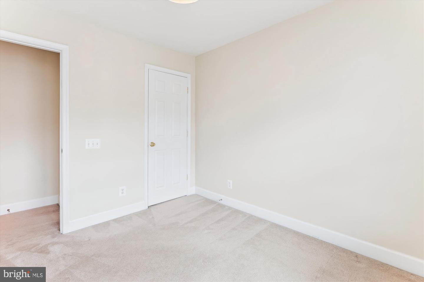 5990 GRAND PAVILION WAY, ALEXANDRIA, Virginia 22303, 4 Bedrooms Bedrooms, ,3 BathroomsBathrooms,Residential,For sale,5990 GRAND PAVILION WAY,VAFX2223306 MLS # VAFX2223306