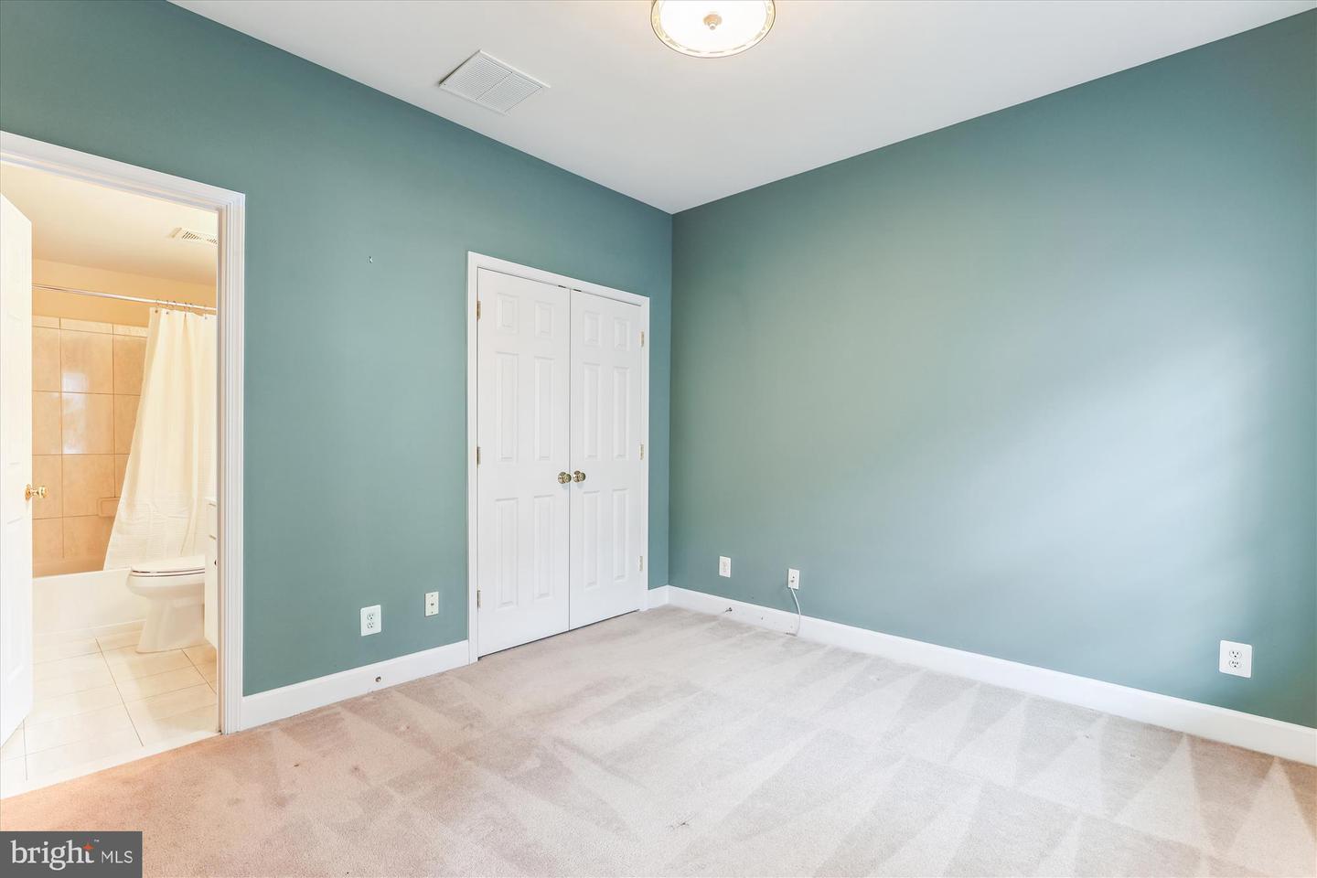 5990 GRAND PAVILION WAY, ALEXANDRIA, Virginia 22303, 4 Bedrooms Bedrooms, ,3 BathroomsBathrooms,Residential,For sale,5990 GRAND PAVILION WAY,VAFX2223306 MLS # VAFX2223306